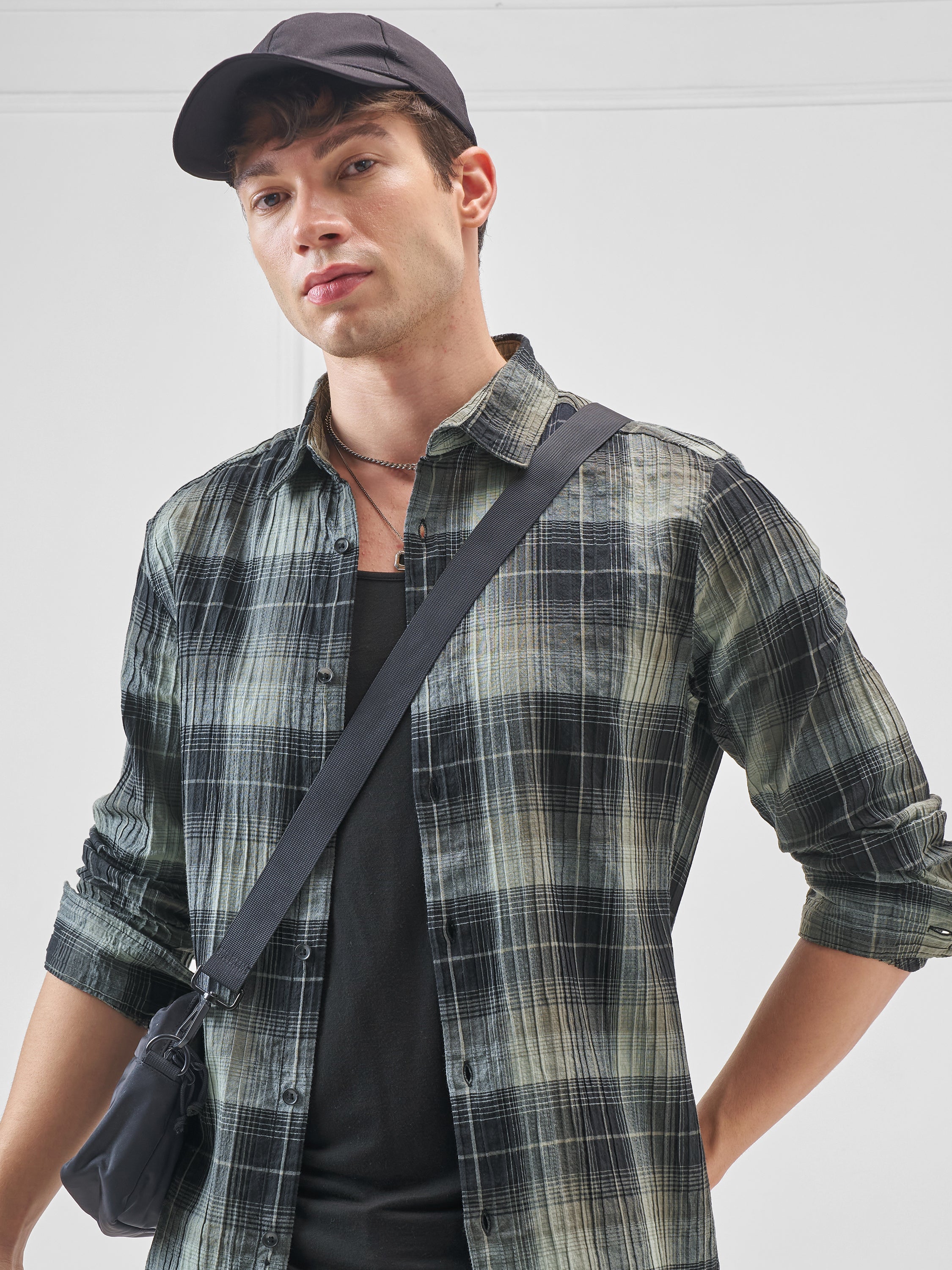 Highlander Men Green Checked Slim Fit Casual Shirt - Green - Image 1