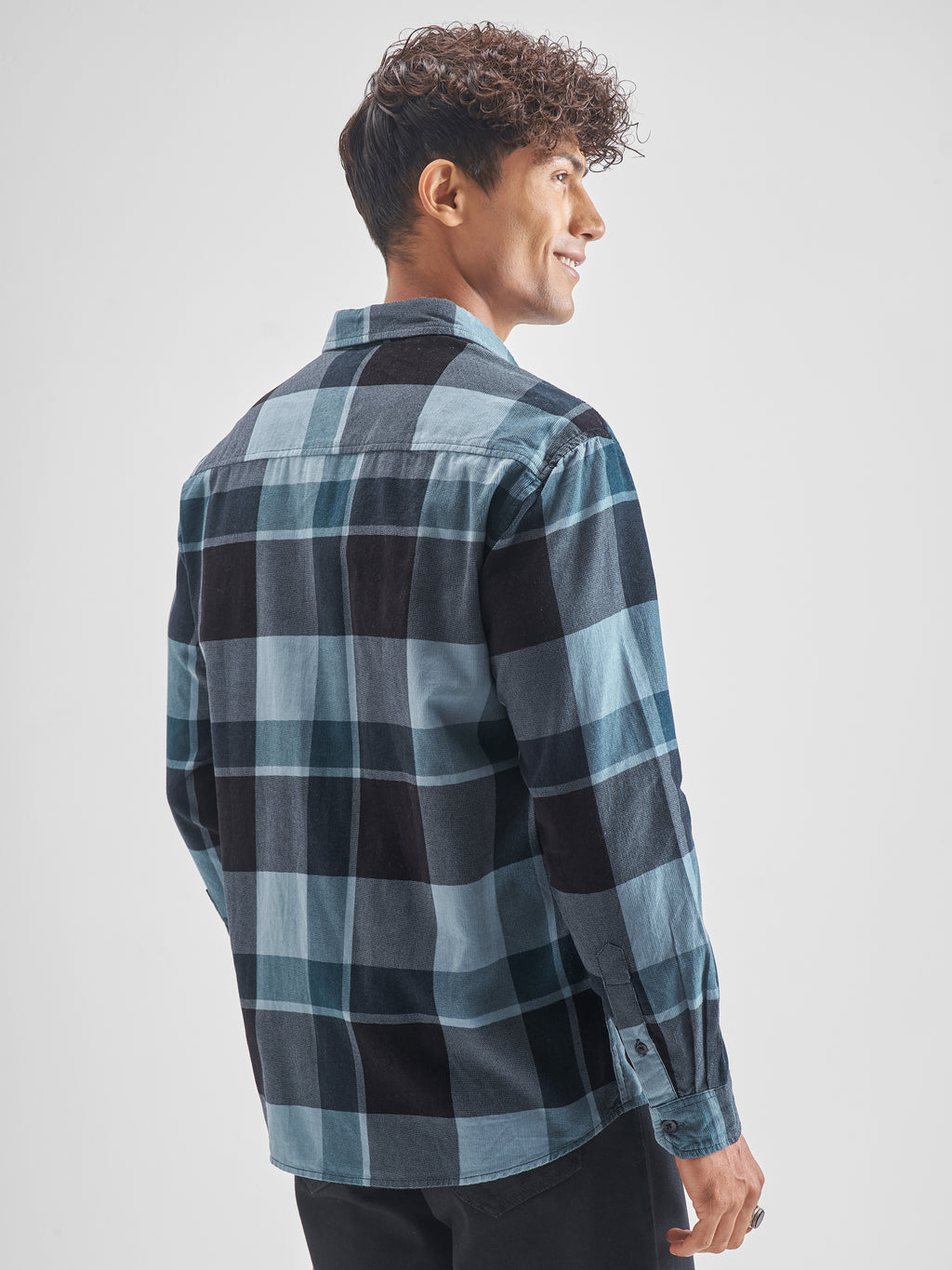 Highlander Men Blue Checked Relaxed Fit Casual Shirt - Blue - Image 3