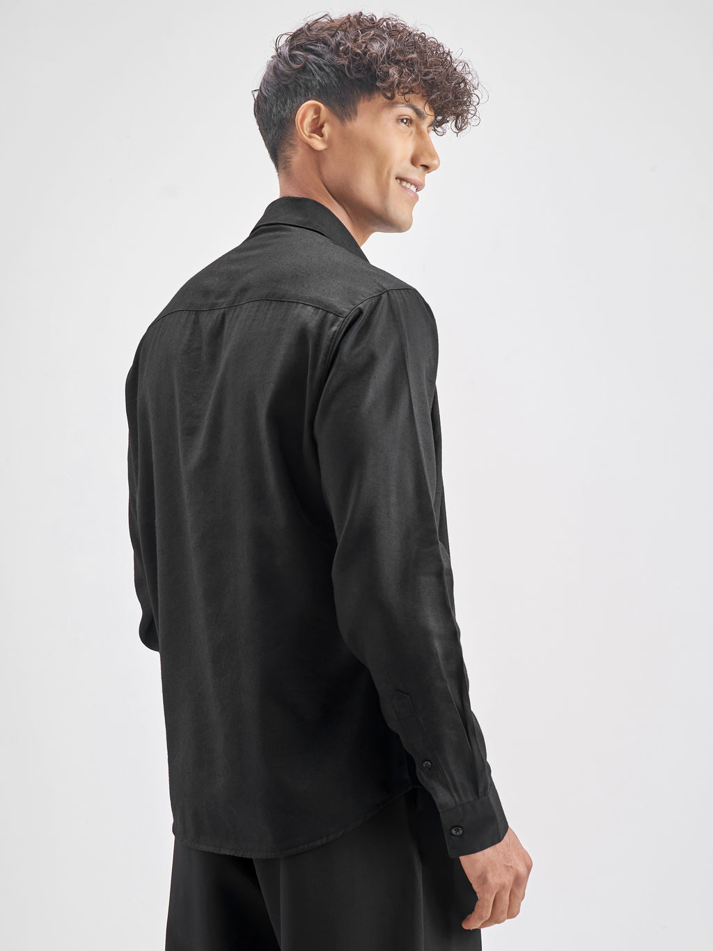 Highlander Men Black Solid Slim Fit Casual Shirt - Black - Image 3