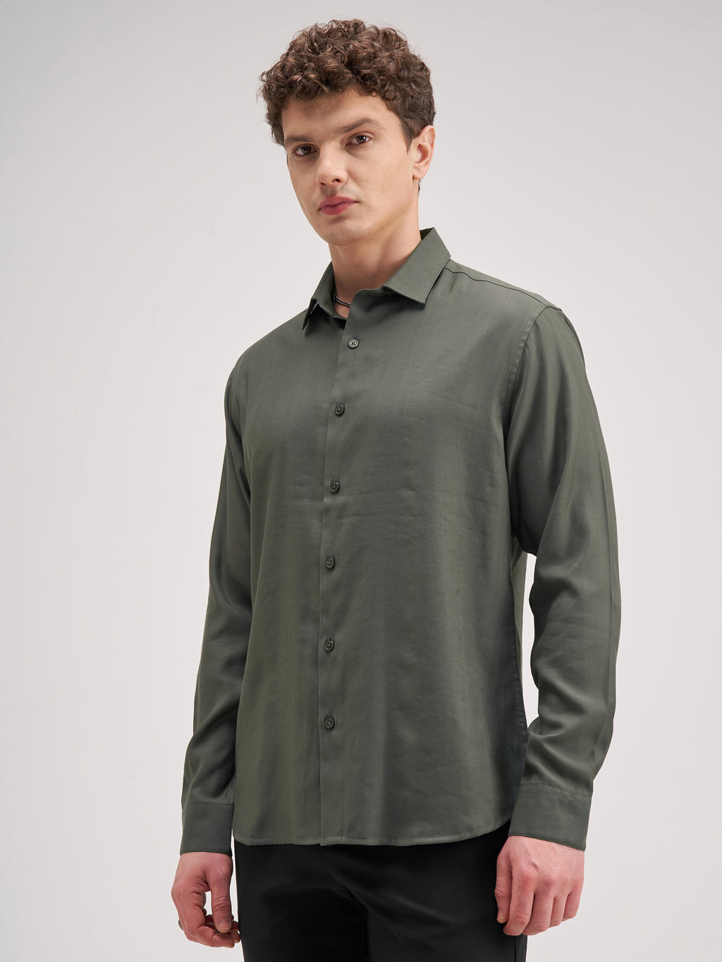 Highlander Men Green Solid Slim Fit Casual Shirt - Green - Image 4