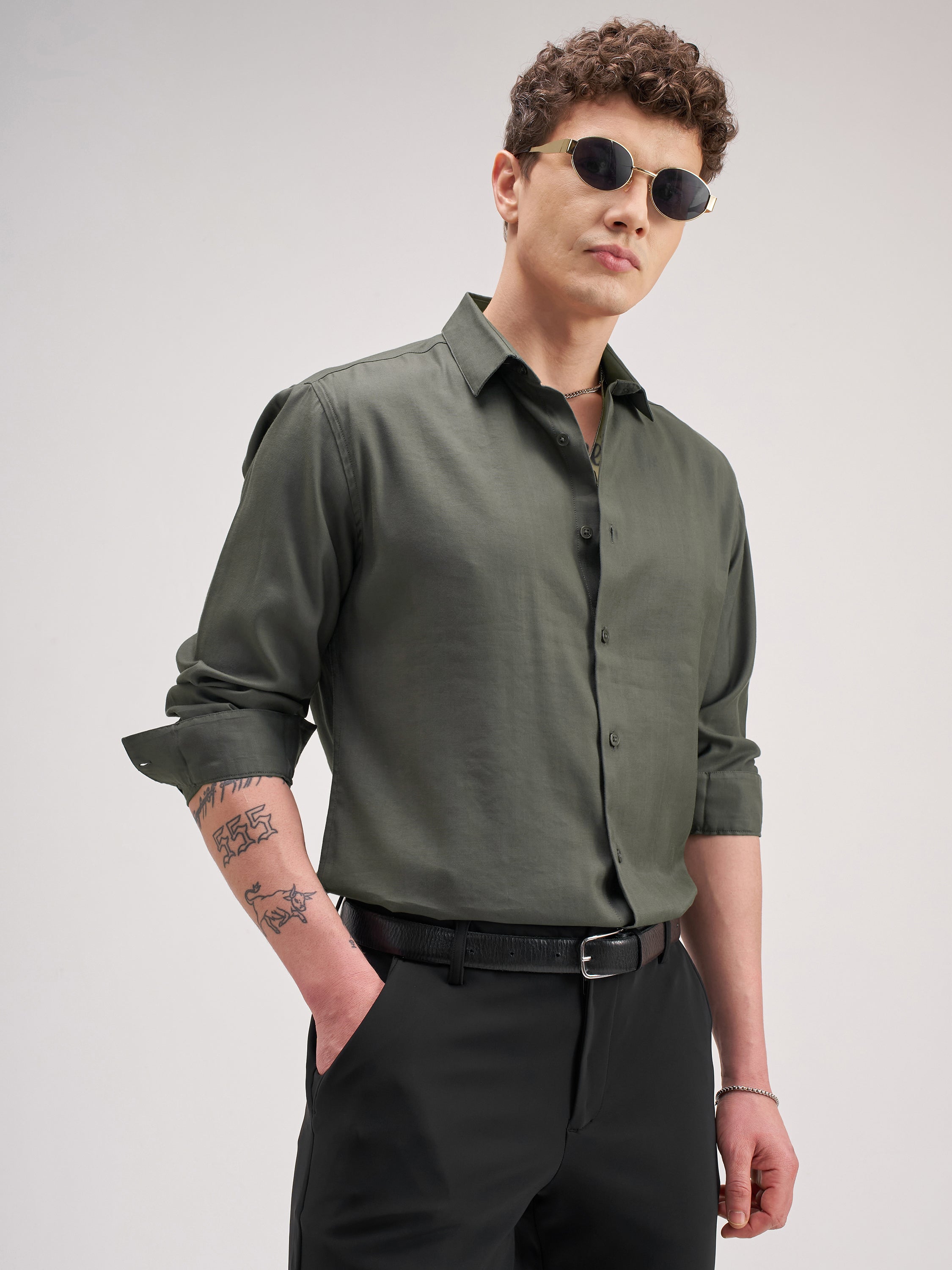 Highlander Men Green Solid Slim Fit Casual Shirt - Green - Image 6