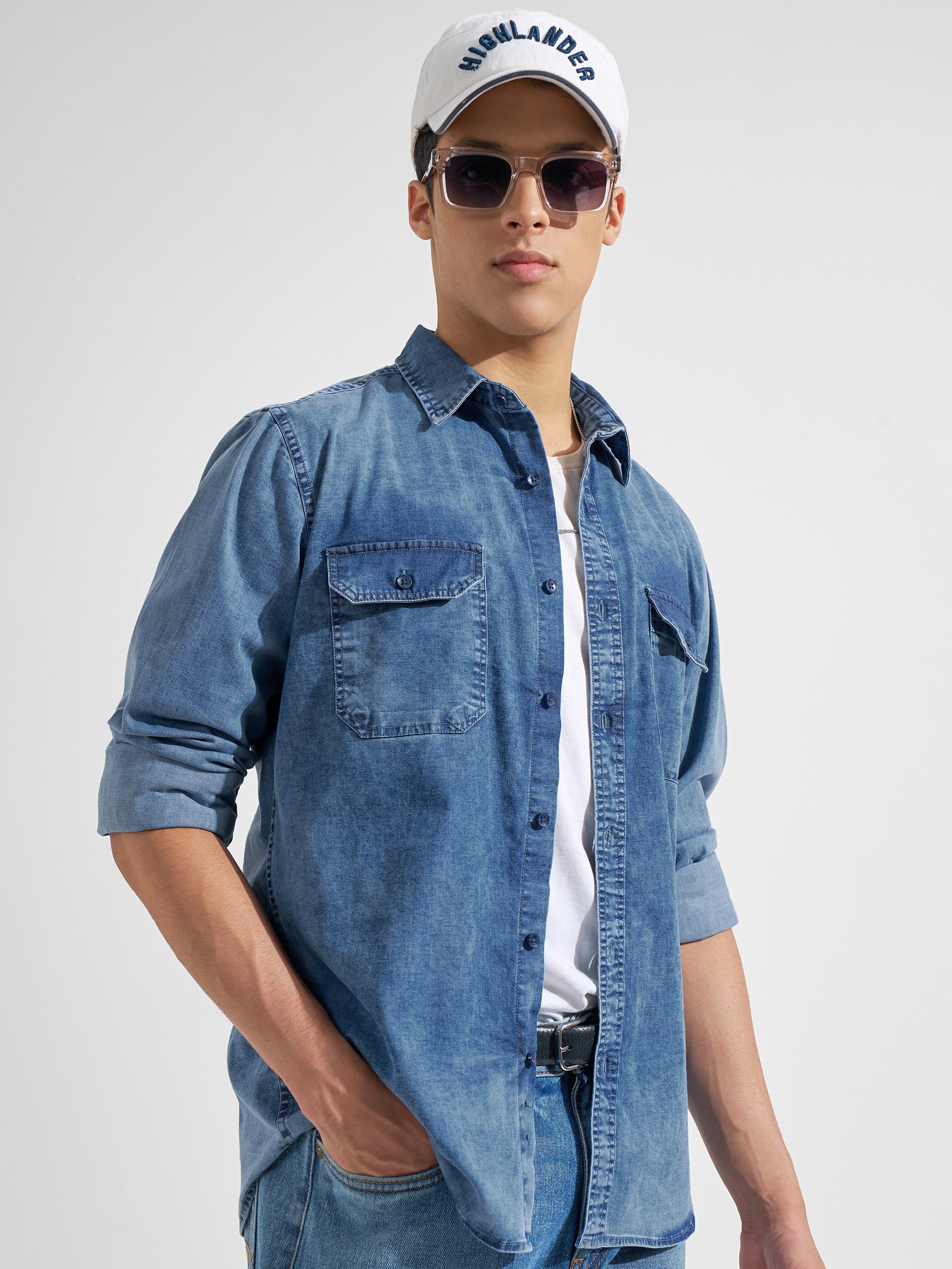 Highlander Men Navy Blue Solid Regular Fit Casual Shirt
