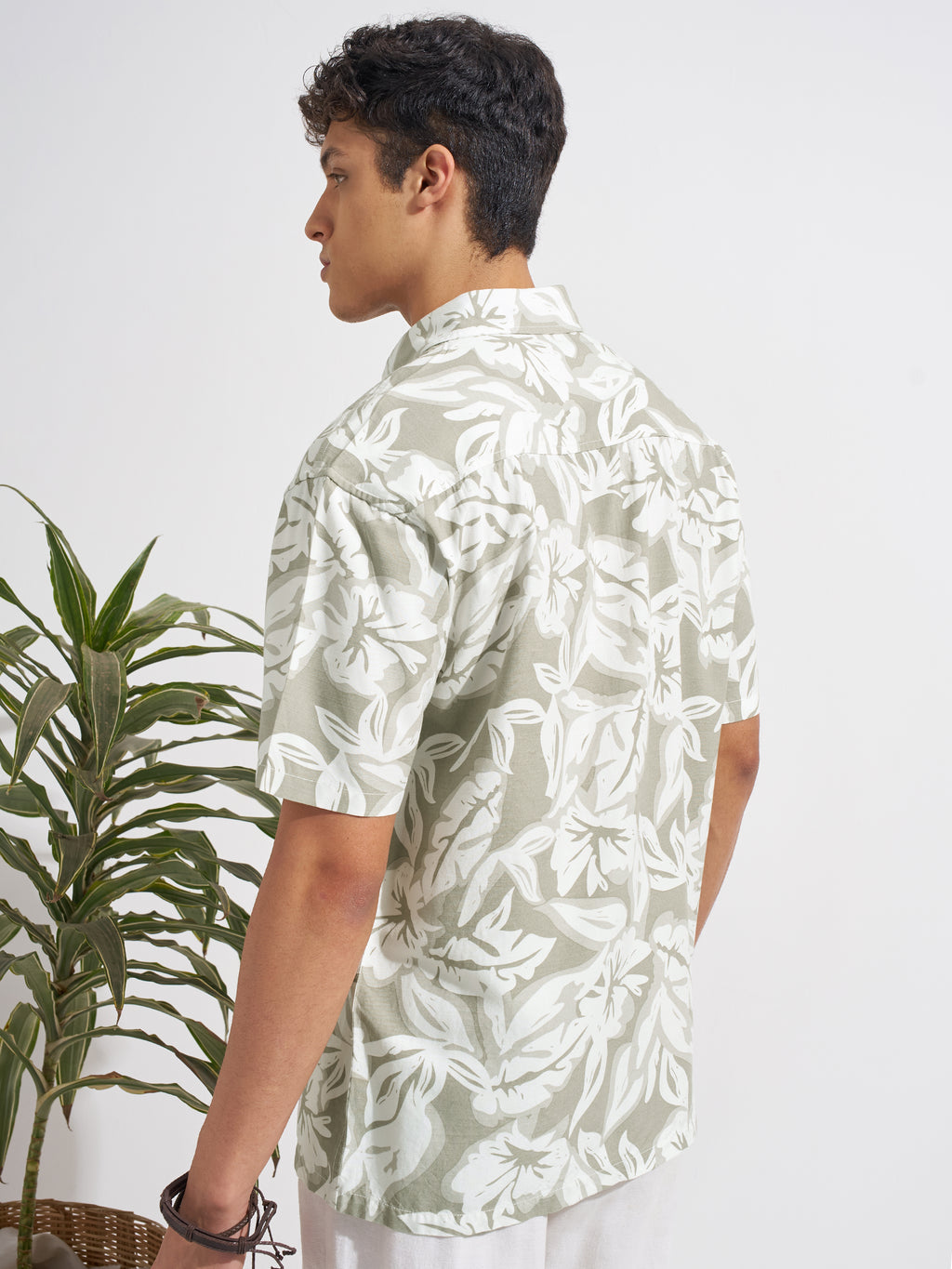 Highlander Men Olive Printed Relaxed Fit Casual Shirt