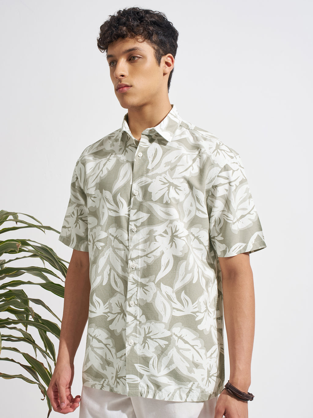 Highlander Men Olive Printed Relaxed Fit Casual Shirt