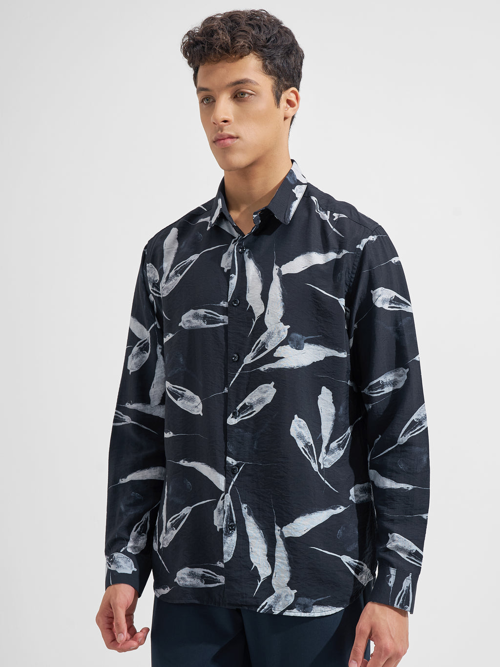 Highlander Men Navy Blue Printed Regular Fit Casual Shirt