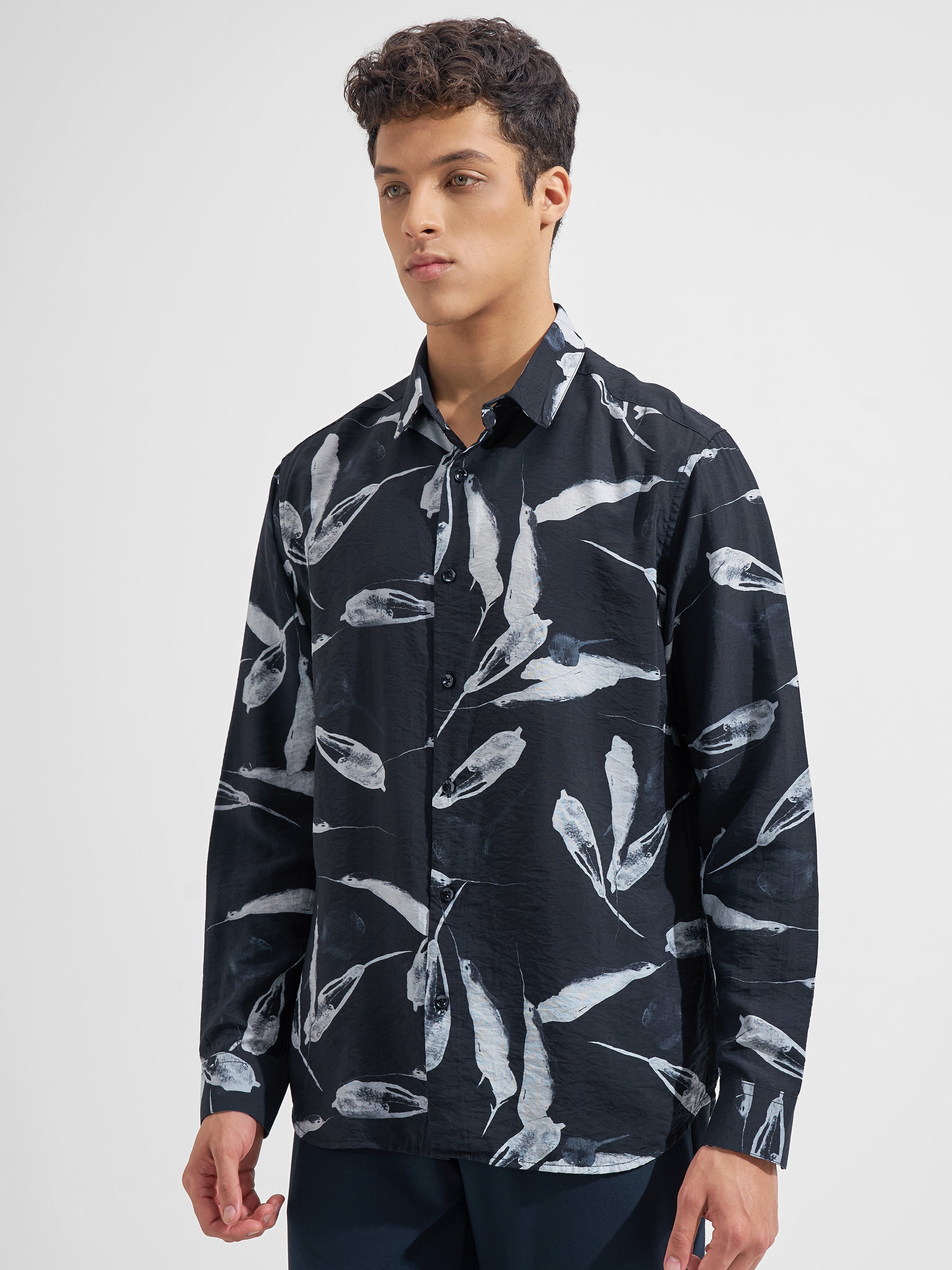 Highlander Men Navy Blue Printed Regular Fit Casual Shirt