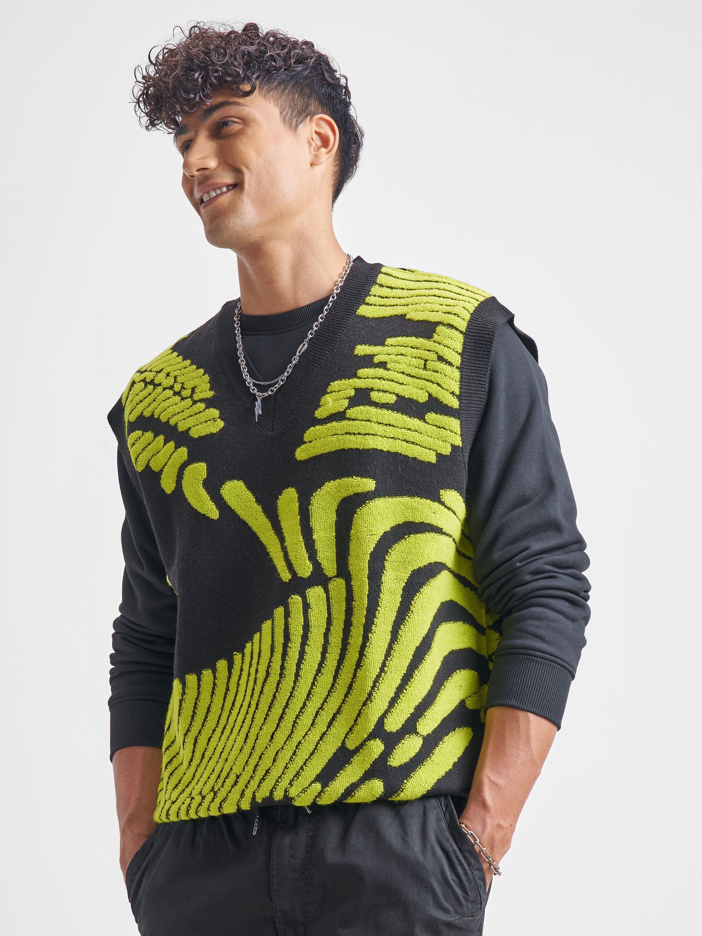 Highlander Men Black V-Neck Pullover Sweater - Black - Image 4