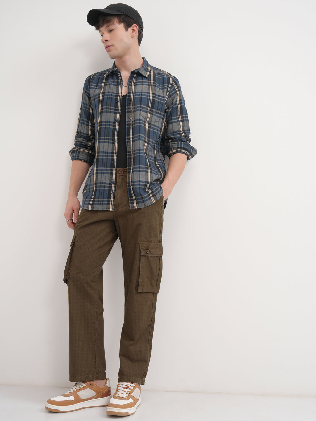 Highlander Men Brown Solid Straight Fit Cargos - Brown - Image 2
