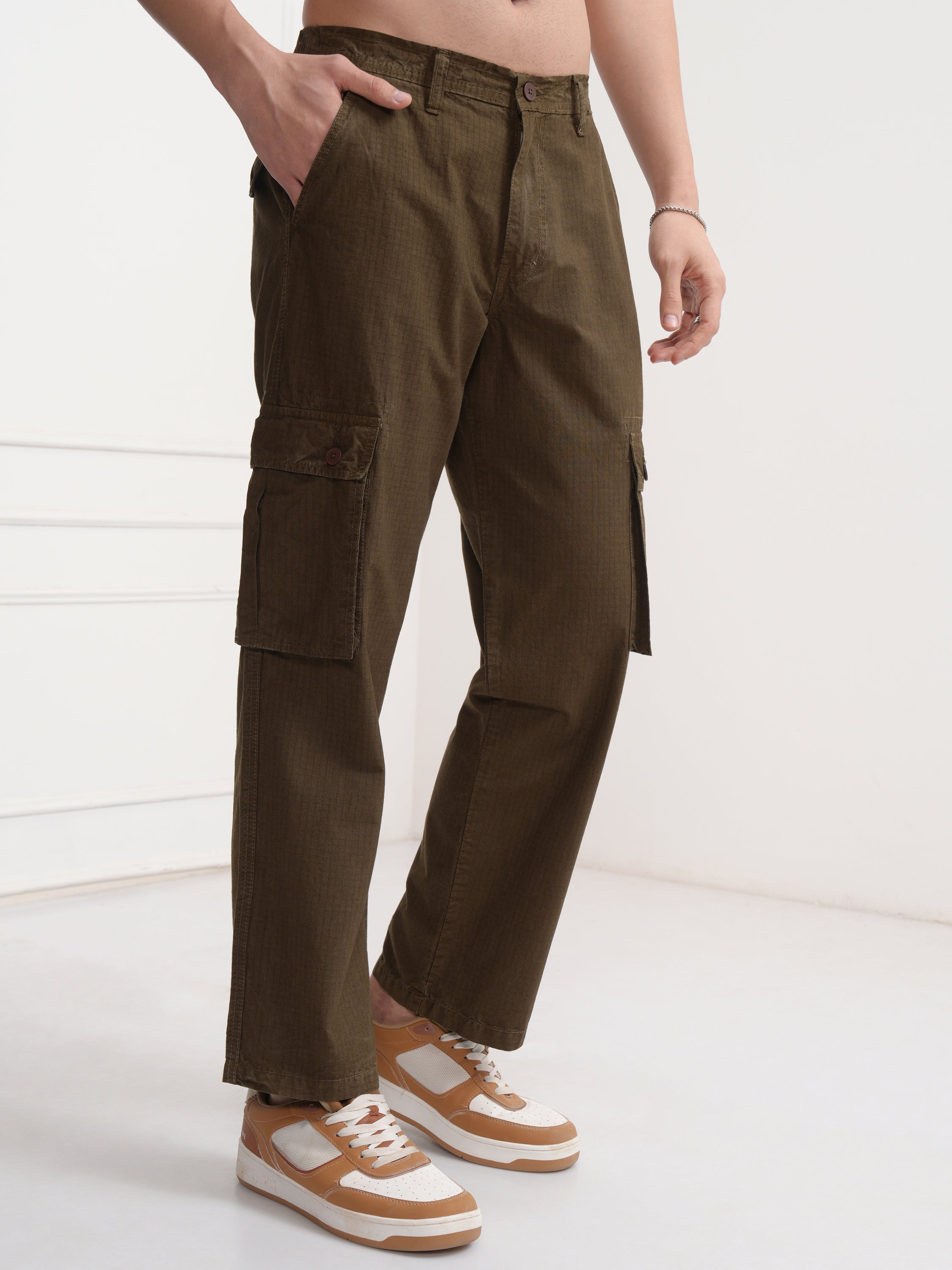 Highlander Men Brown Solid Straight Fit Cargos - Brown - Image 6
