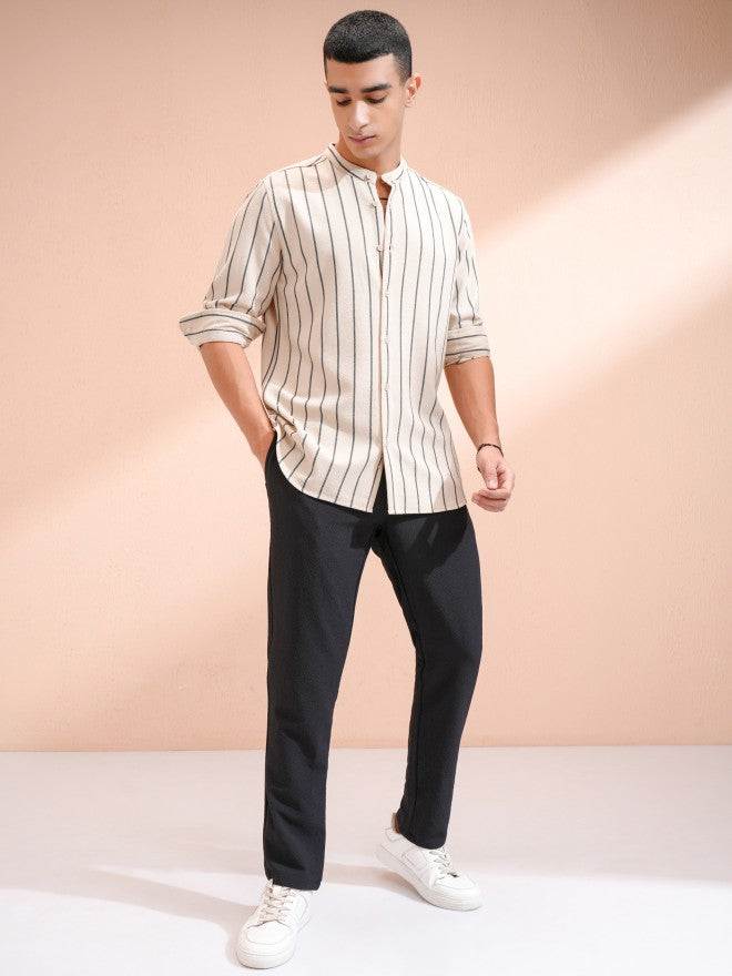 Highlander Men Black Slim Fit Textured Casual Trouser - Black - Image 2