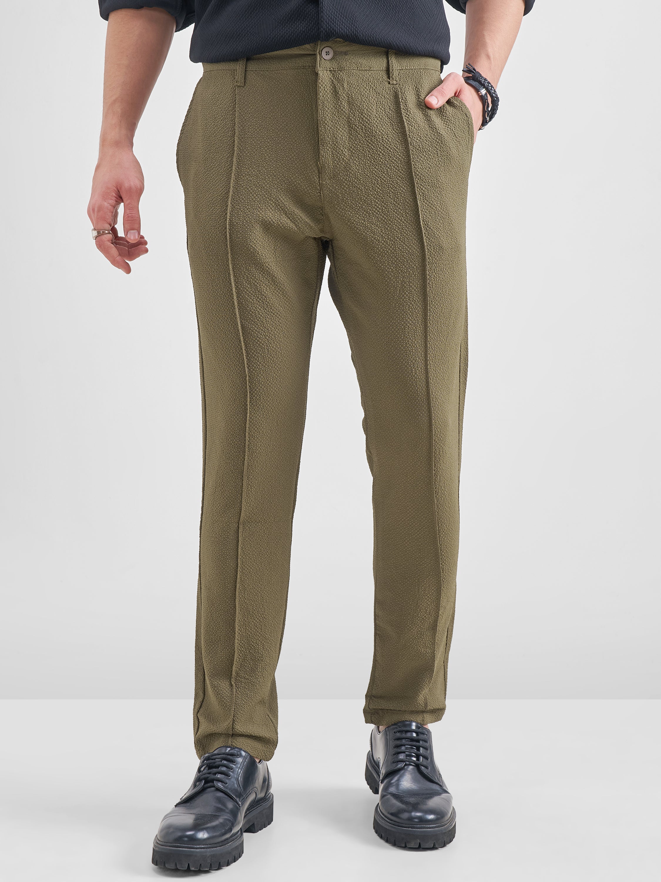 Highlander Men Green Relaxed Fit Solid Regular Trouser - Green - Image 1