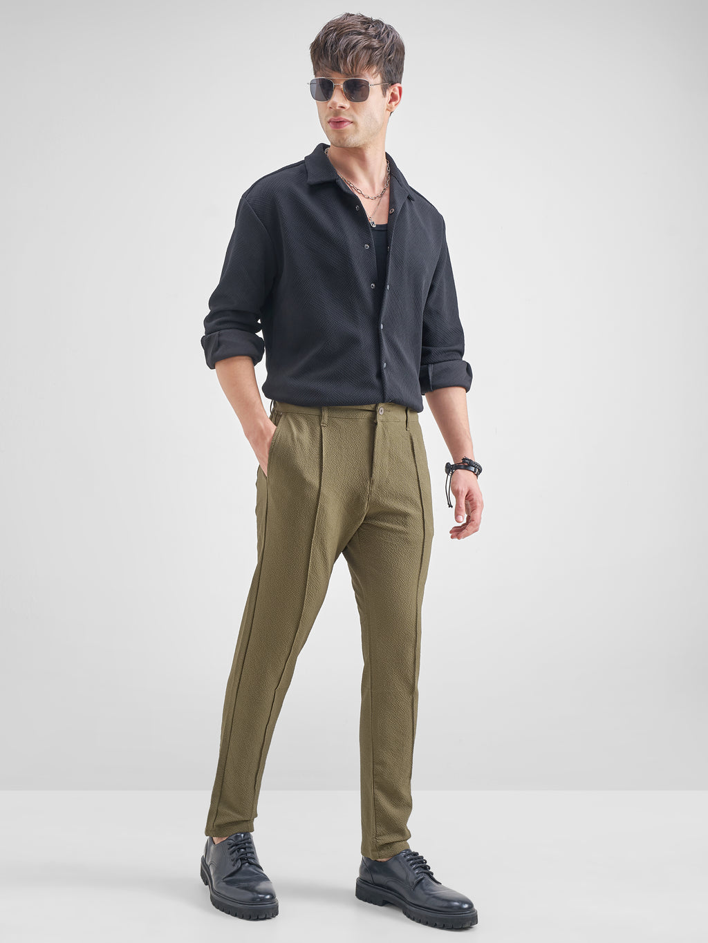 Highlander Men Green Relaxed Fit Solid Regular Trouser - Green - Image 2
