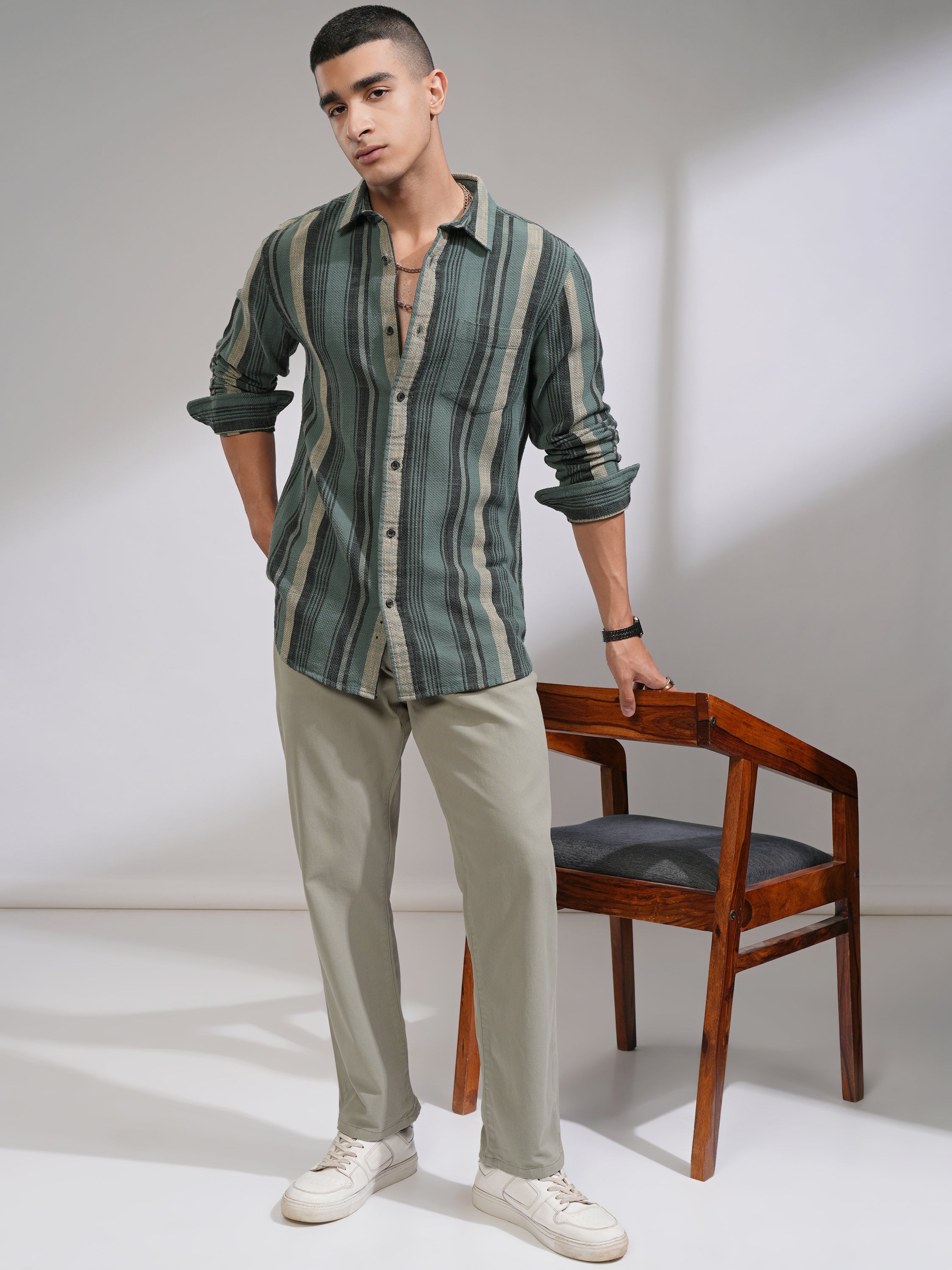 Highlander Men Green Relaxed Fit Solid Casual Trouser - Green - Image 2
