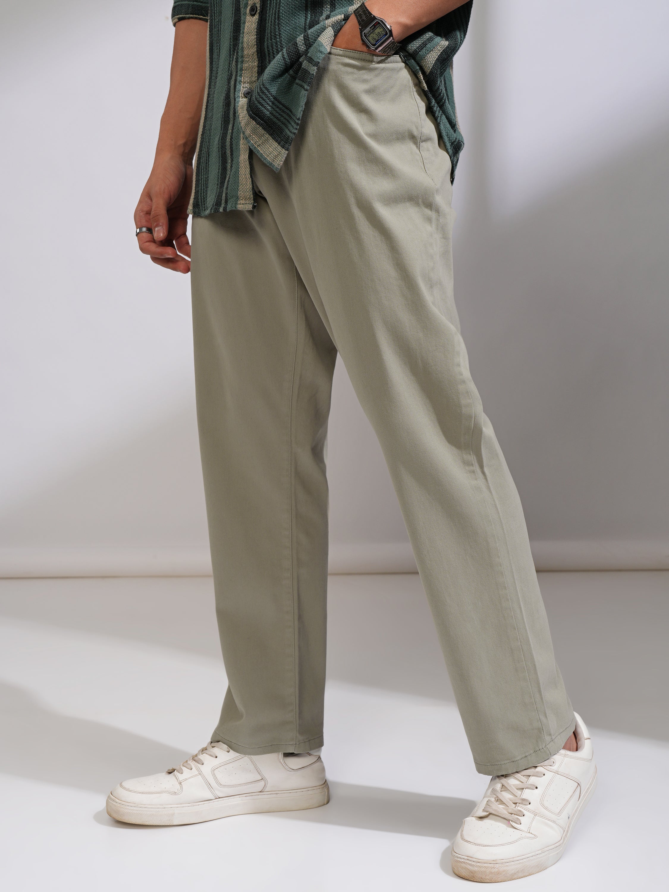 Highlander Men Green Relaxed Fit Solid Casual Trouser - Green - Image 4