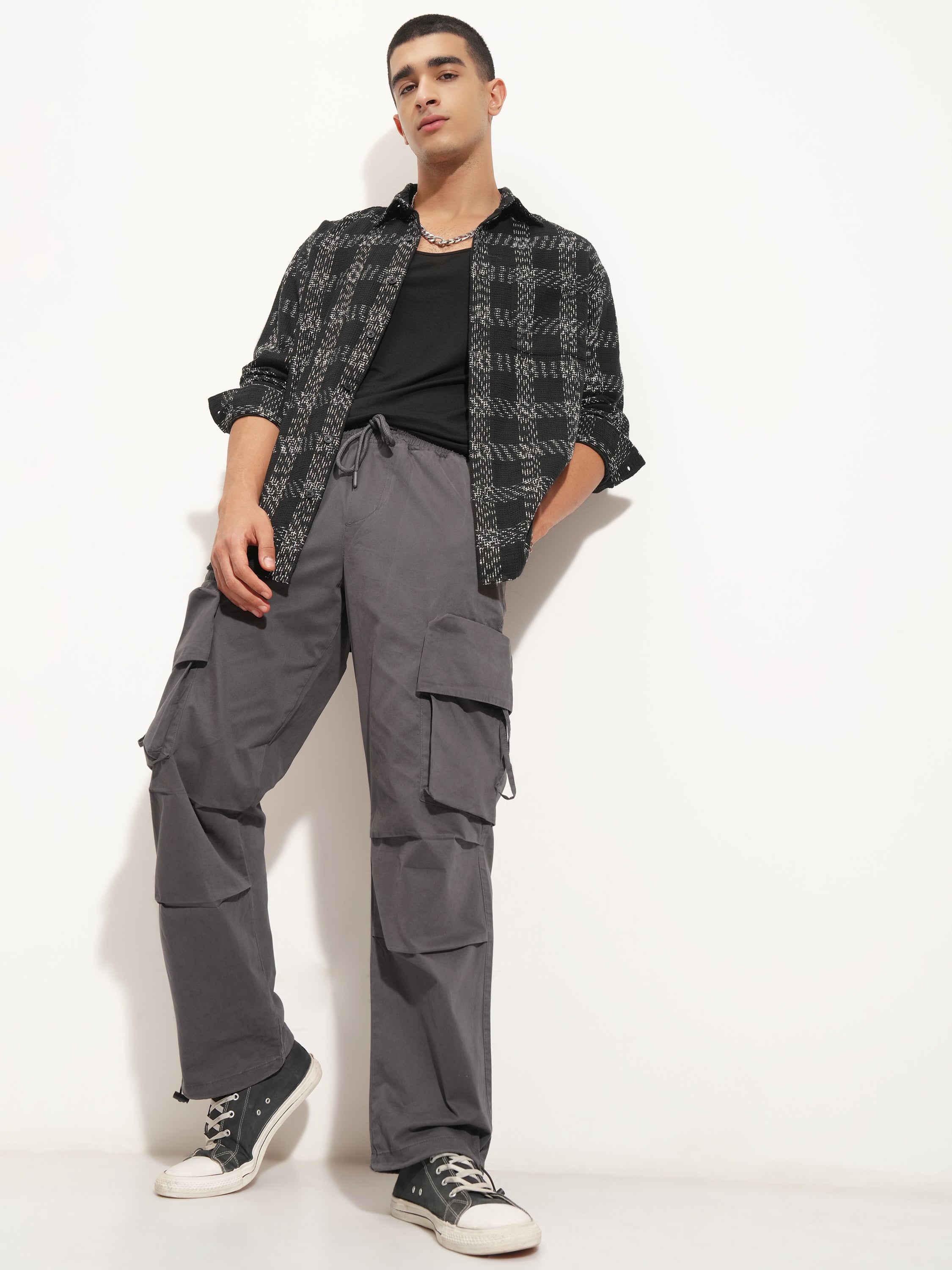 Highlander Men Grey Straight Fit Solid Cargo - Grey - Image 2