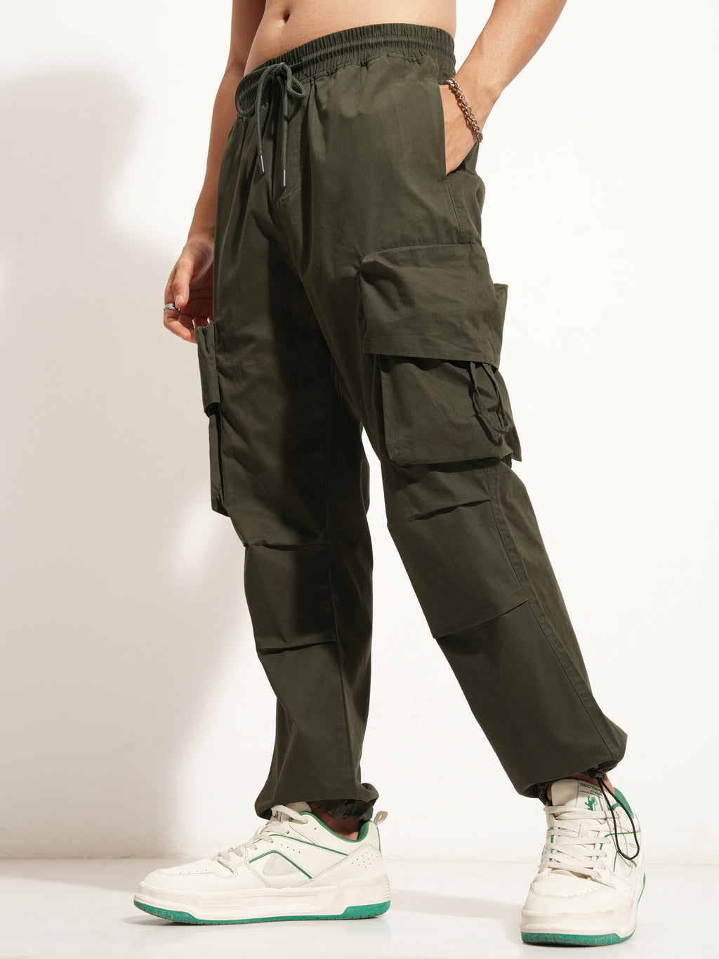 Highlander Men Green Straight Fit Solid Cargo - Green - Image 4