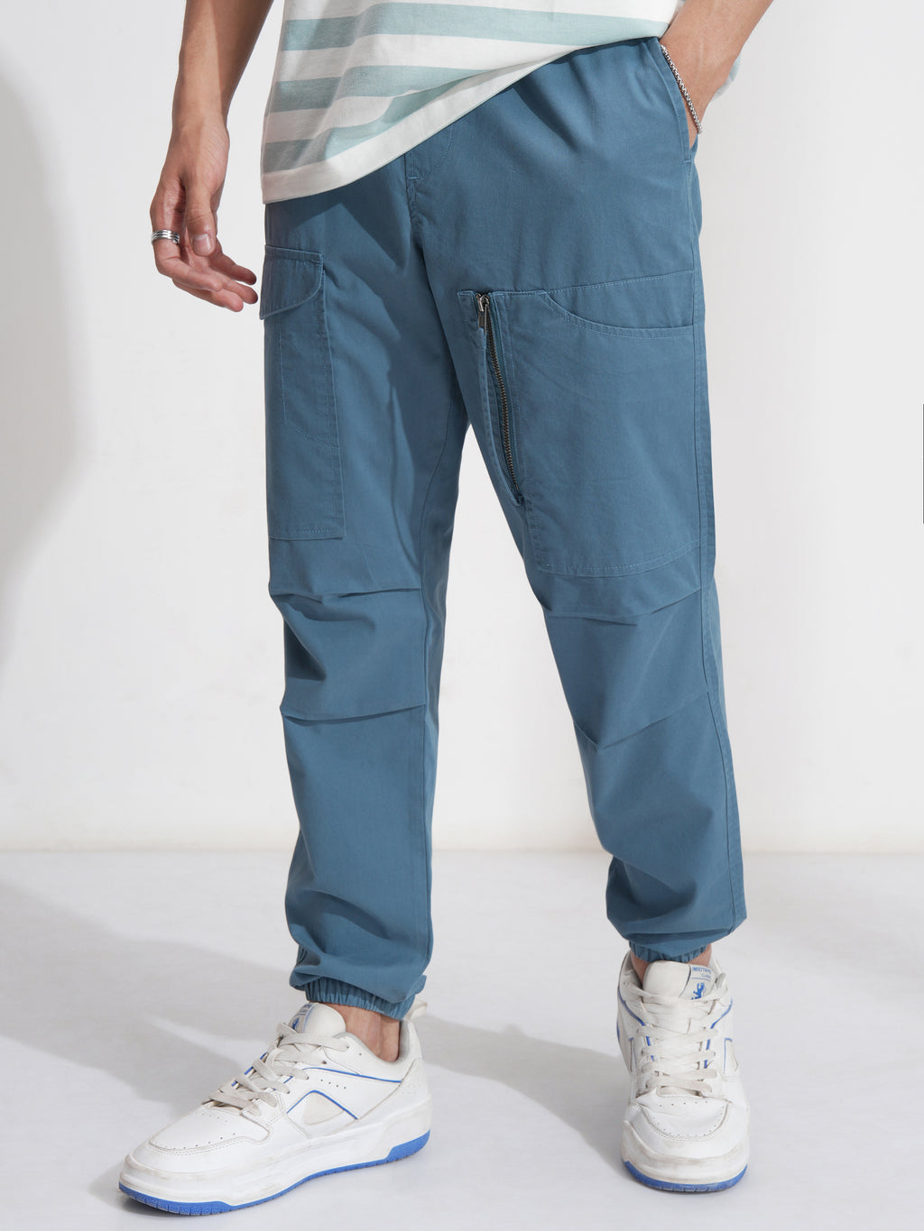 Highlander Men Blue Straight Fit Solid Cargo - Blue - Image 4