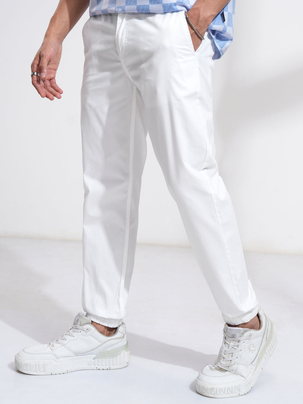 Highlander Men White Slim Fit Solid Joggers - White - Image 4