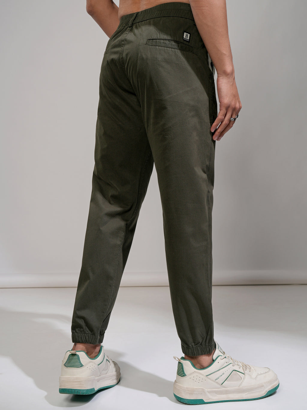 Highlander Men Black Slim Fit Solid Joggers - Black - Image 3