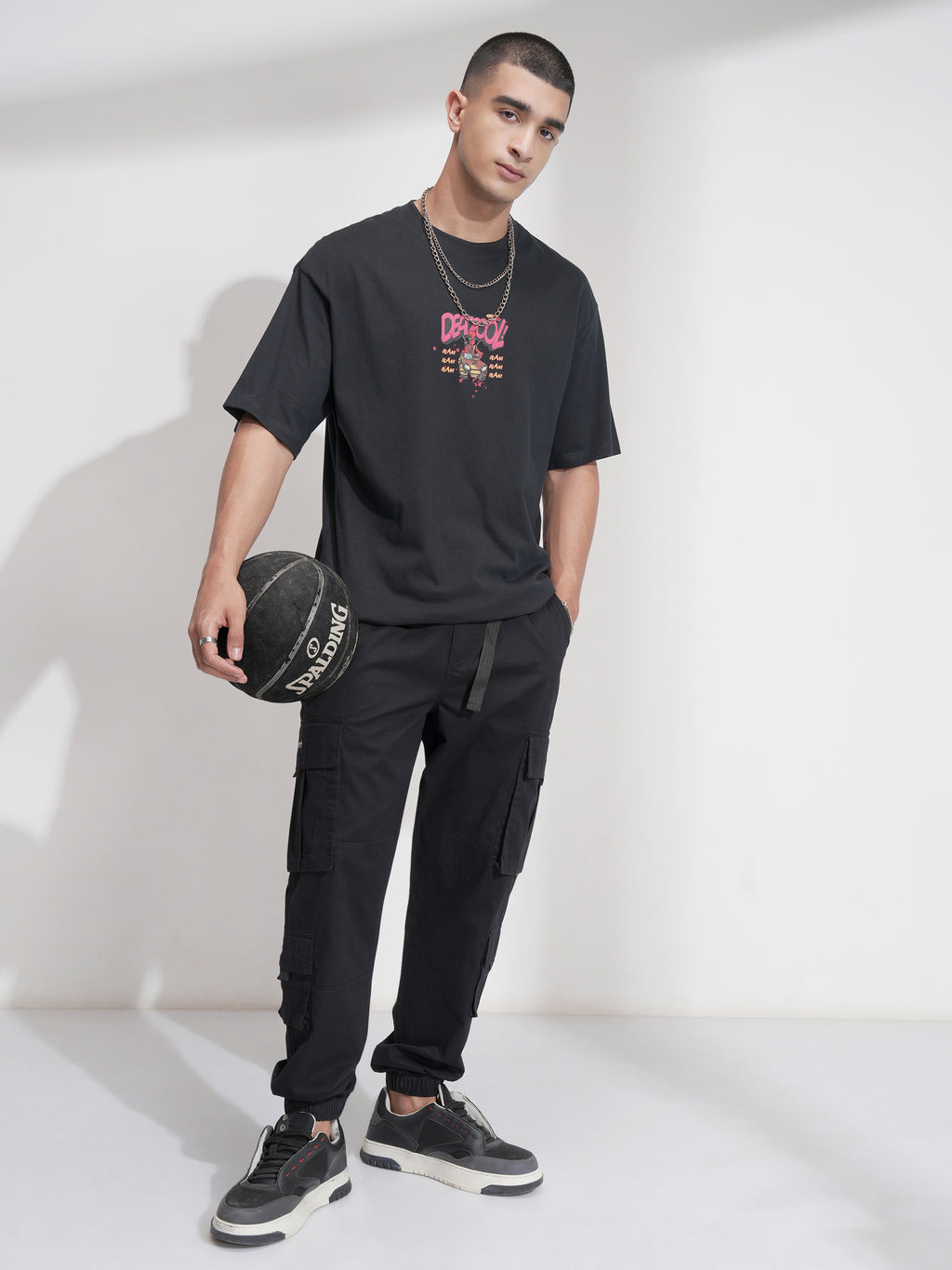 Highlander Men Black Relaxed Fit Solid Cargo - Black - Image 2