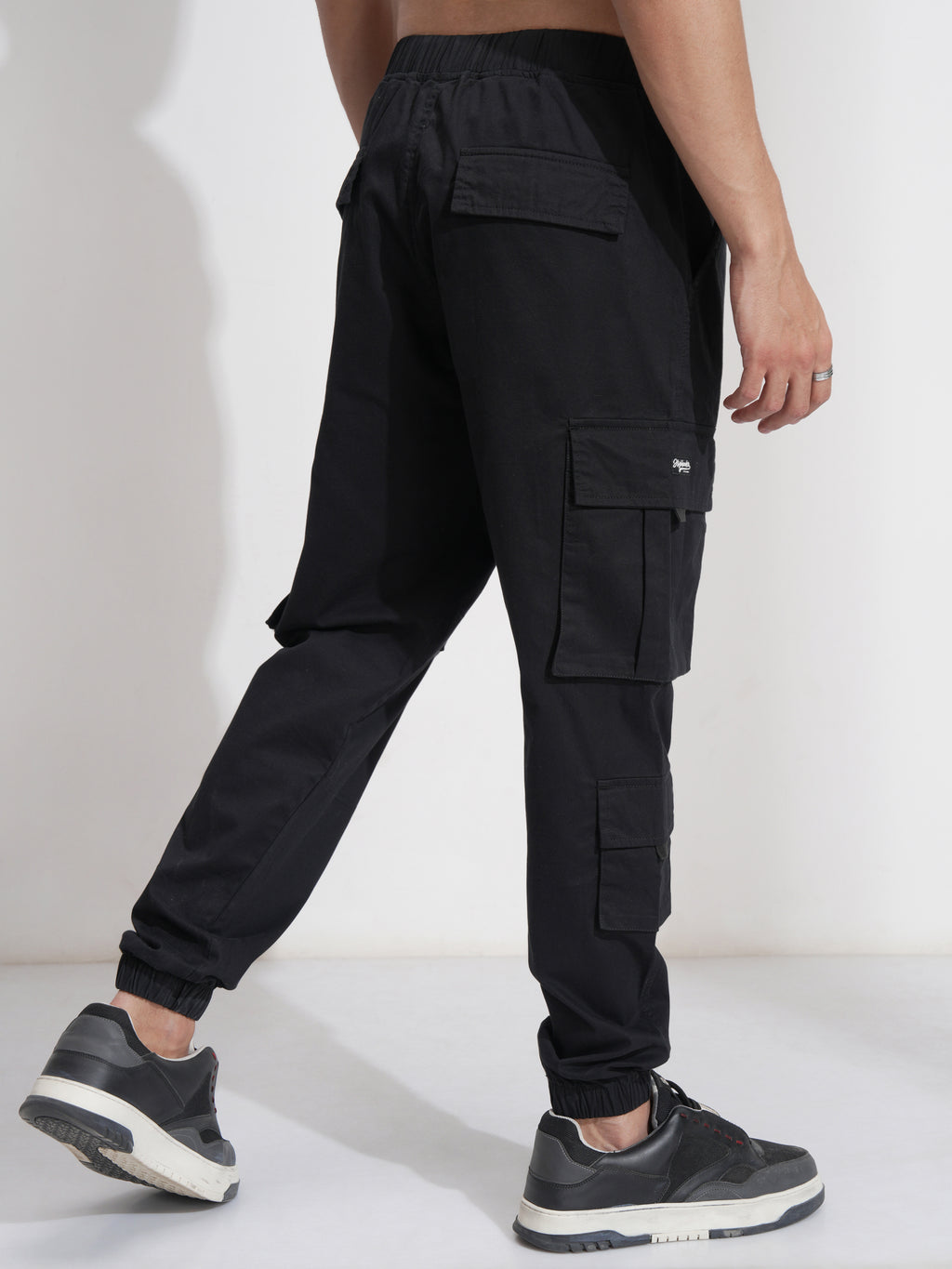 Highlander Men Black Relaxed Fit Solid Cargo - Black - Image 3