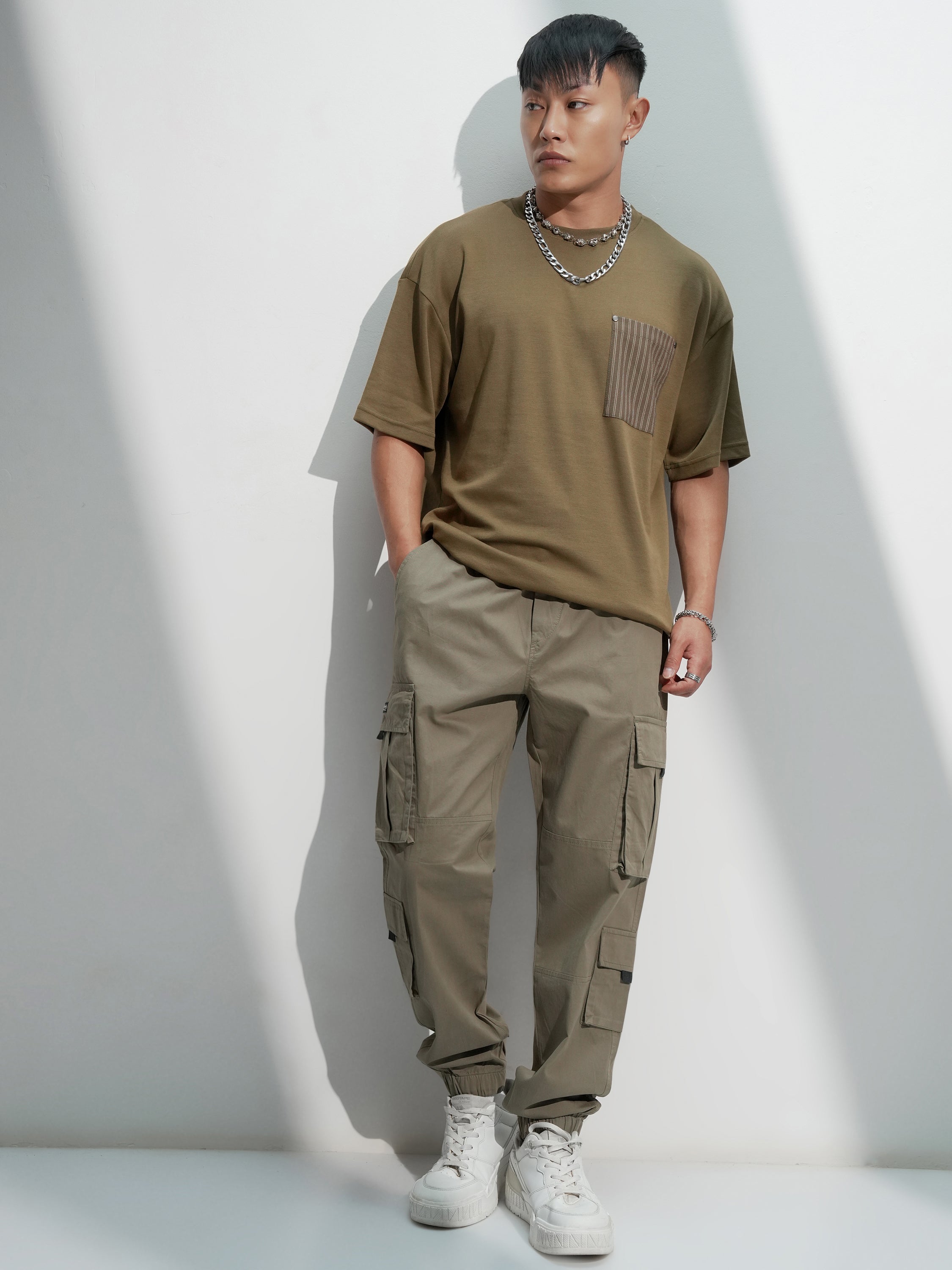 Highlander Men Green Relaxed Fit Solid Cargo - Green - Image 2