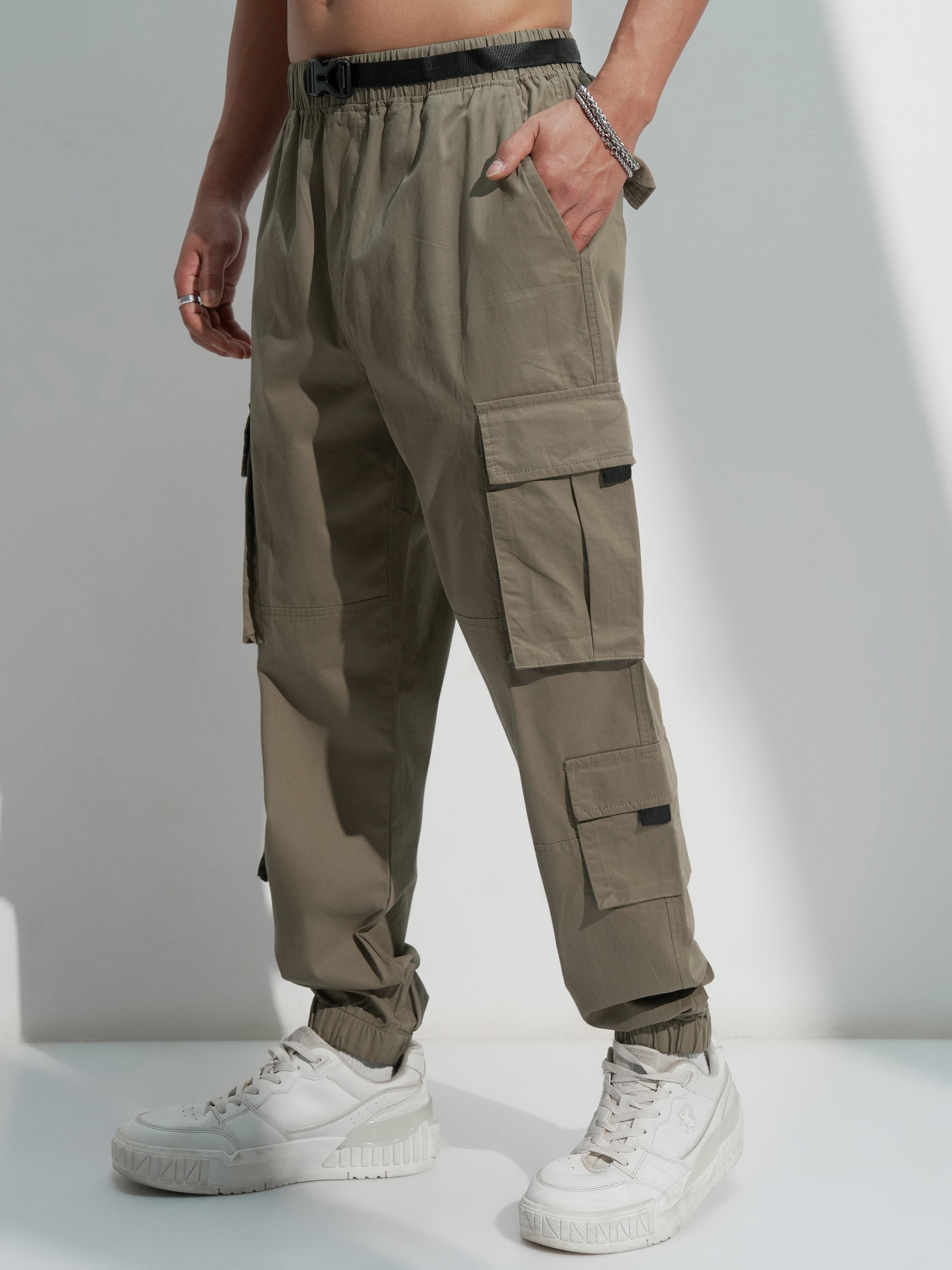 Highlander Men Green Relaxed Fit Solid Cargo - Green - Image 4