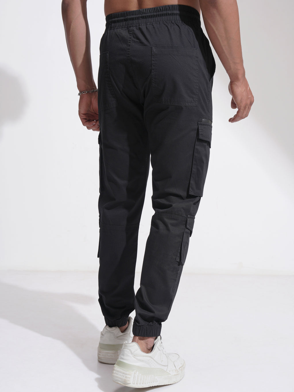 Highlander Men Black Relaxed Fit Solid Cargo - Black - Image 3