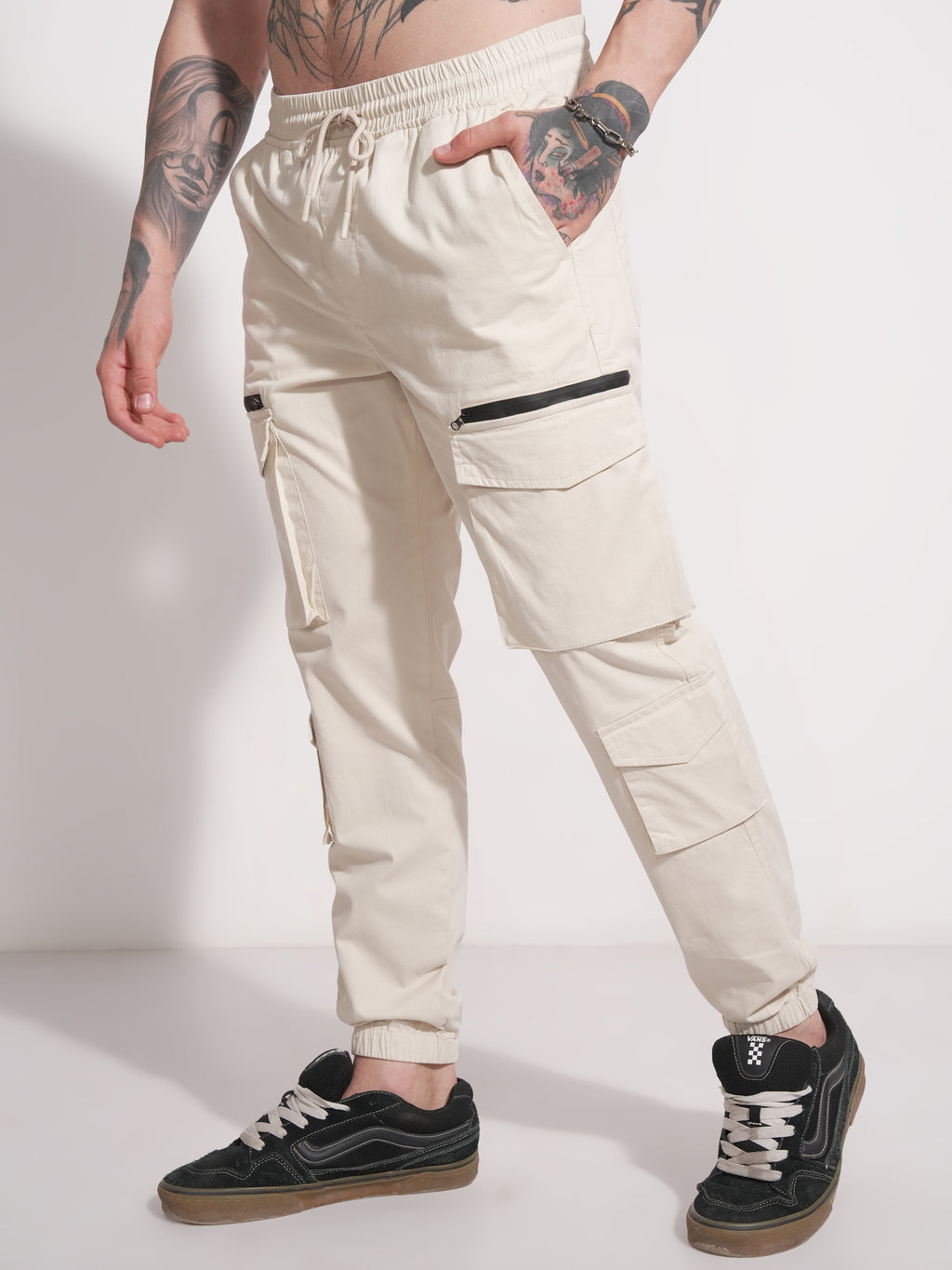 Highlander Men Green Relaxed Fit Solid Cargo - Green - Image 4