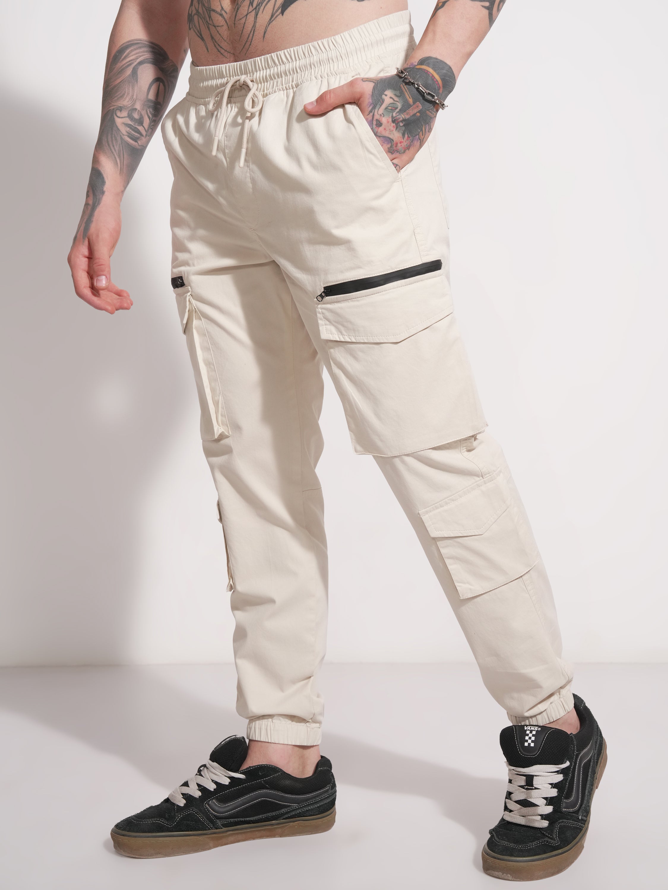 Highlander Men Green Relaxed Fit Solid Cargo - Green - Image 4