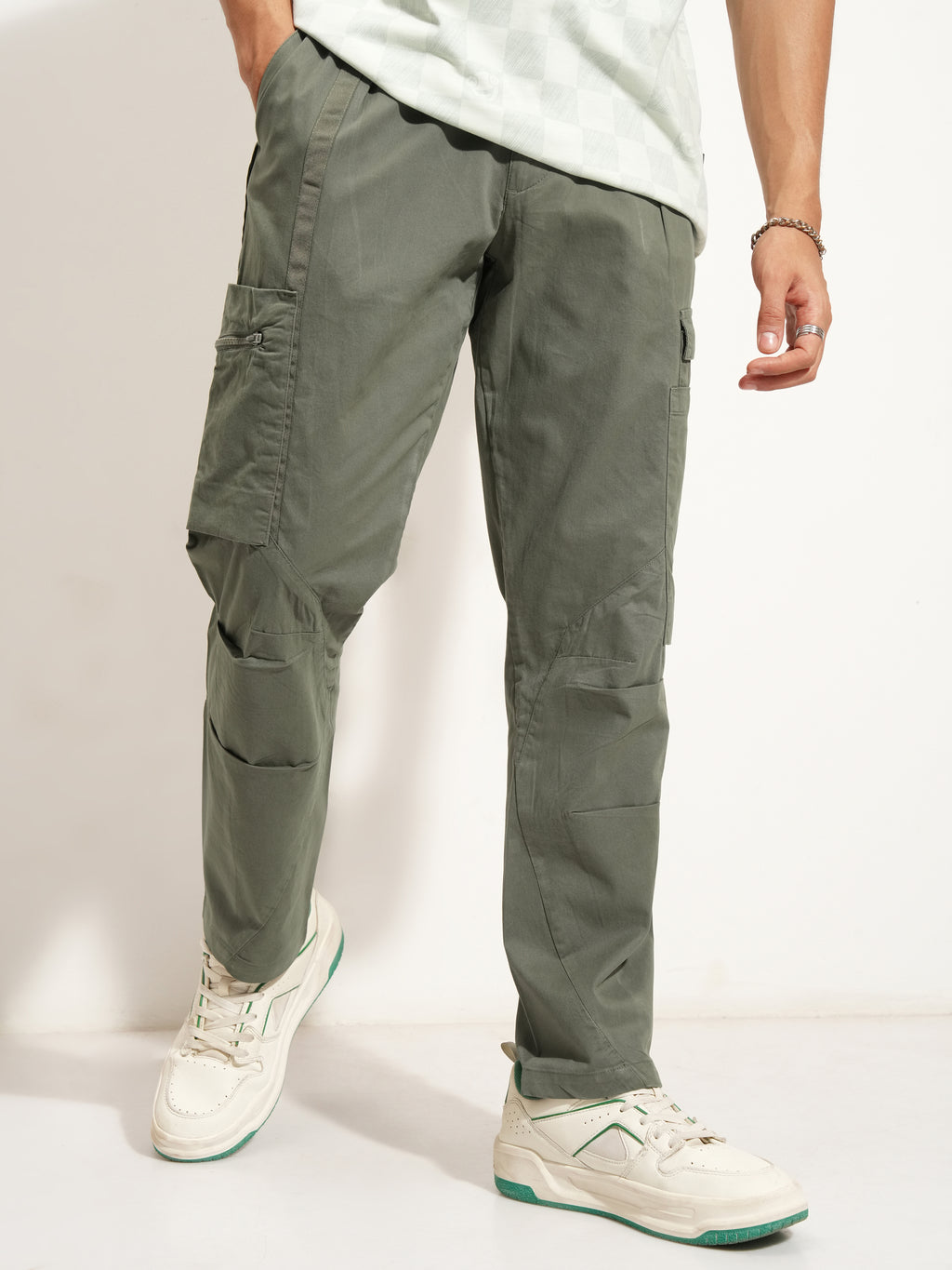 Highlander Men Olive Relaxed Fit Solid Cargo - Olive - Image 1