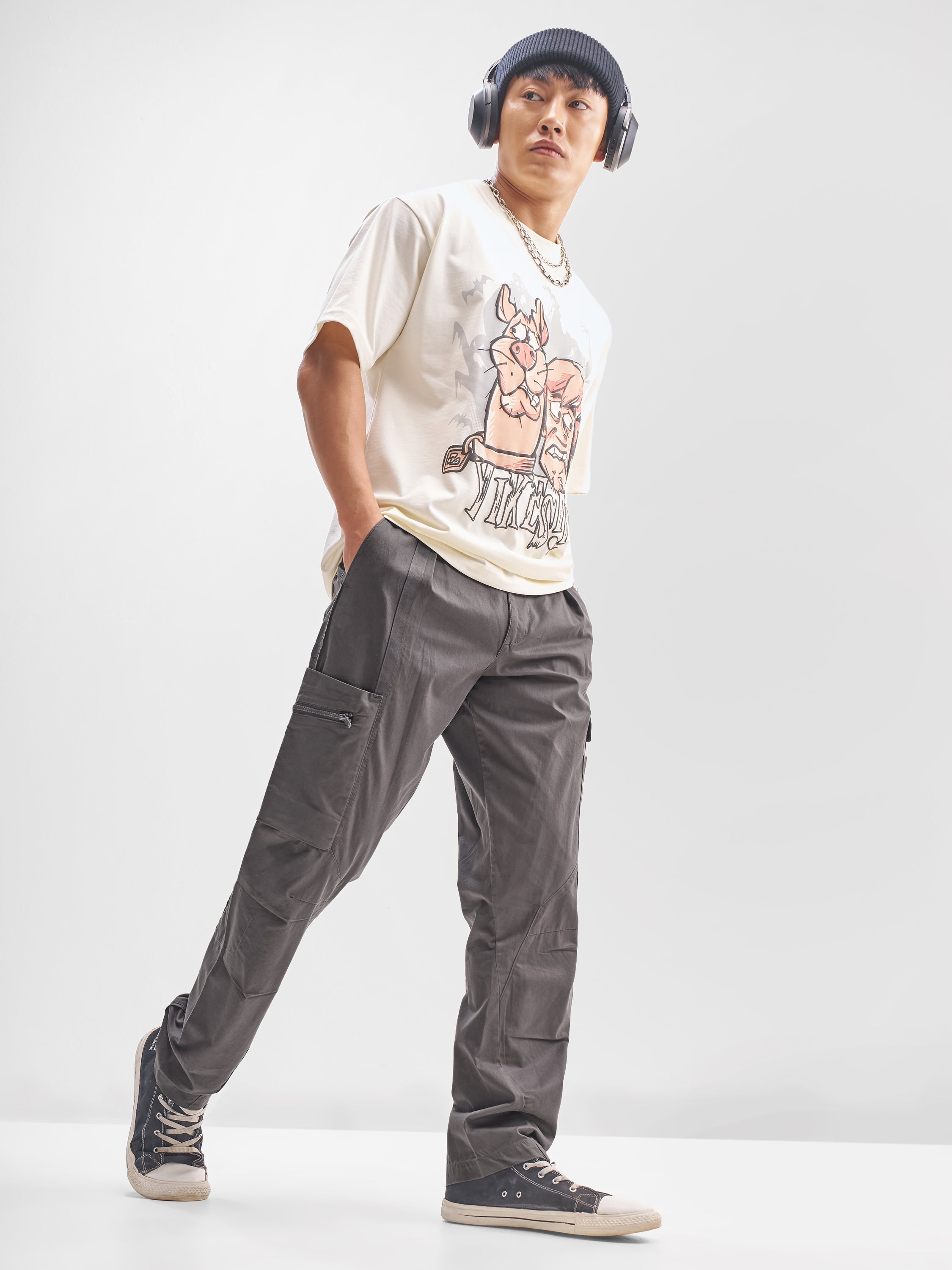 Highlander Men Grey Relaxed Fit Solid Cargo - Grey - Image 2