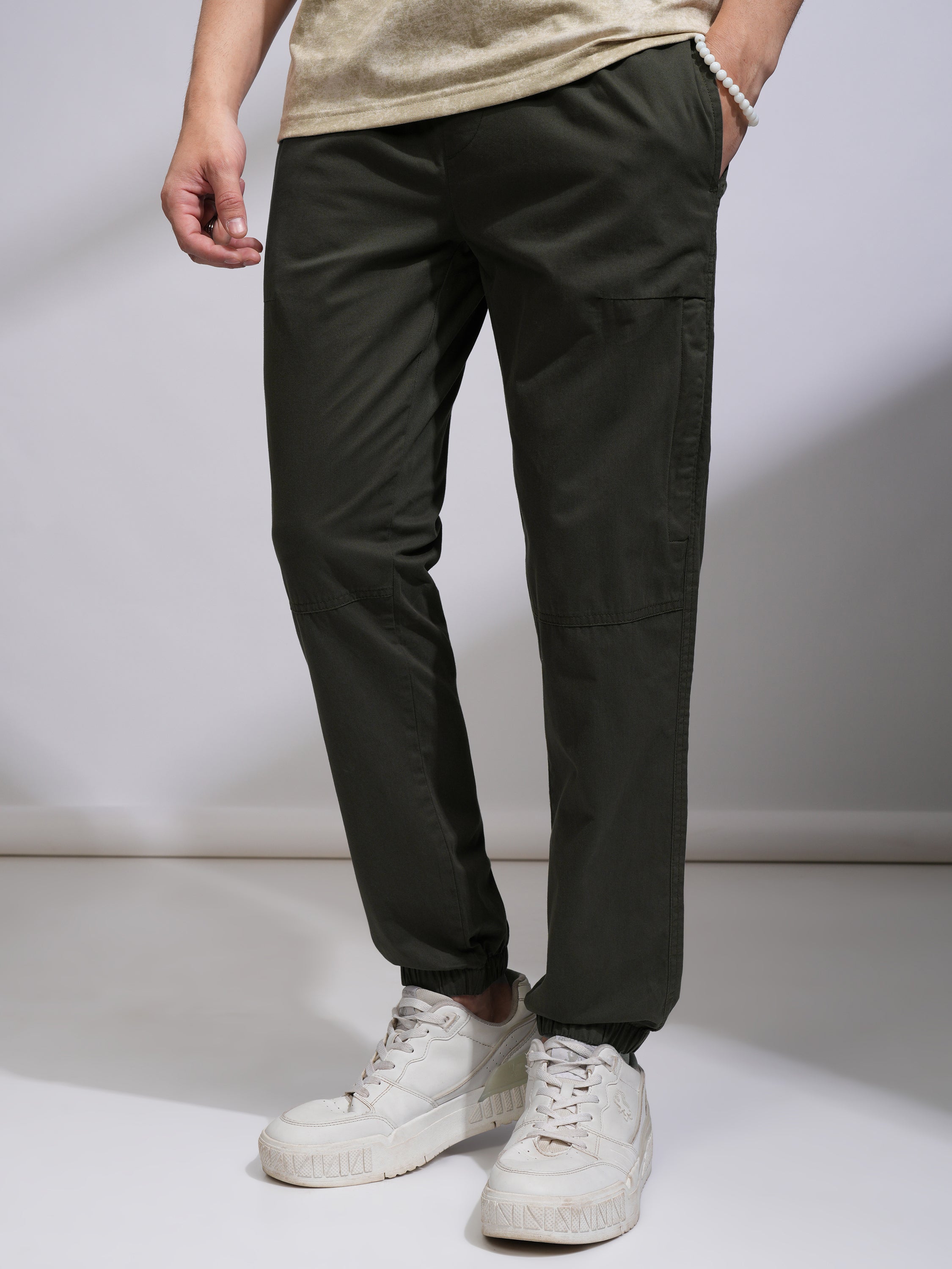 Highlander Men Green Slim Fit Solid Joggers - Green - Image 4