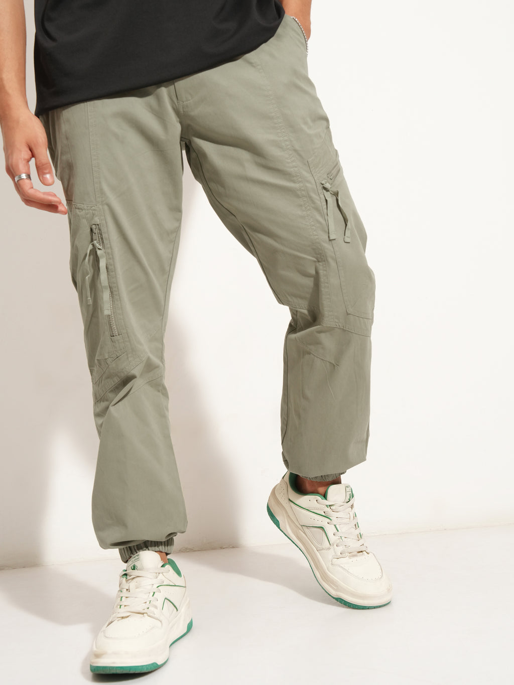Highlander Men Green Relaxed Fit Solid Cargo - Green - Image 1
