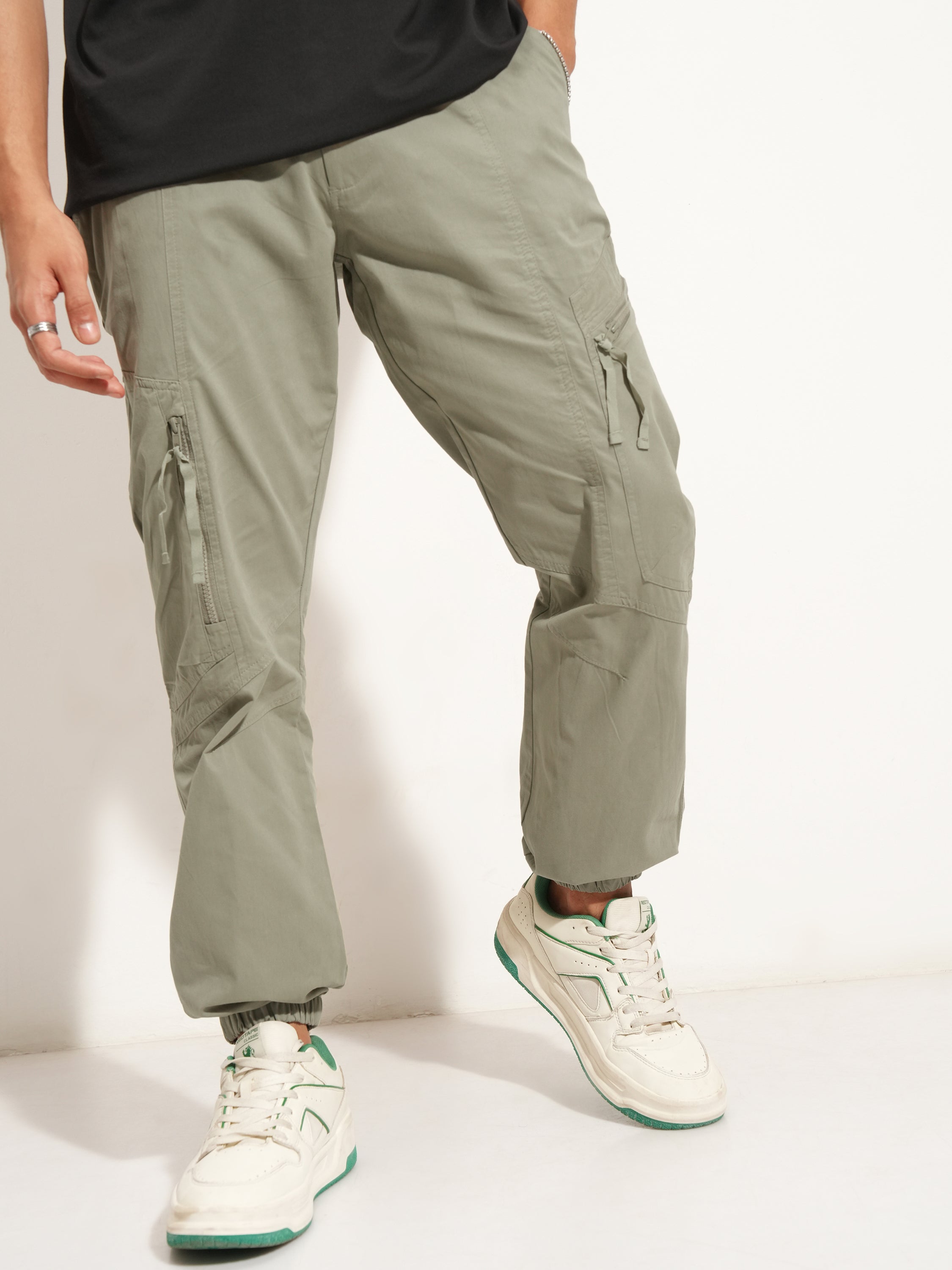Highlander Men Green Relaxed Fit Solid Cargo - Green - Image 1