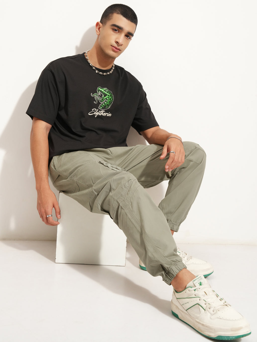 Highlander Men Green Relaxed Fit Solid Cargo - Green - Image 2