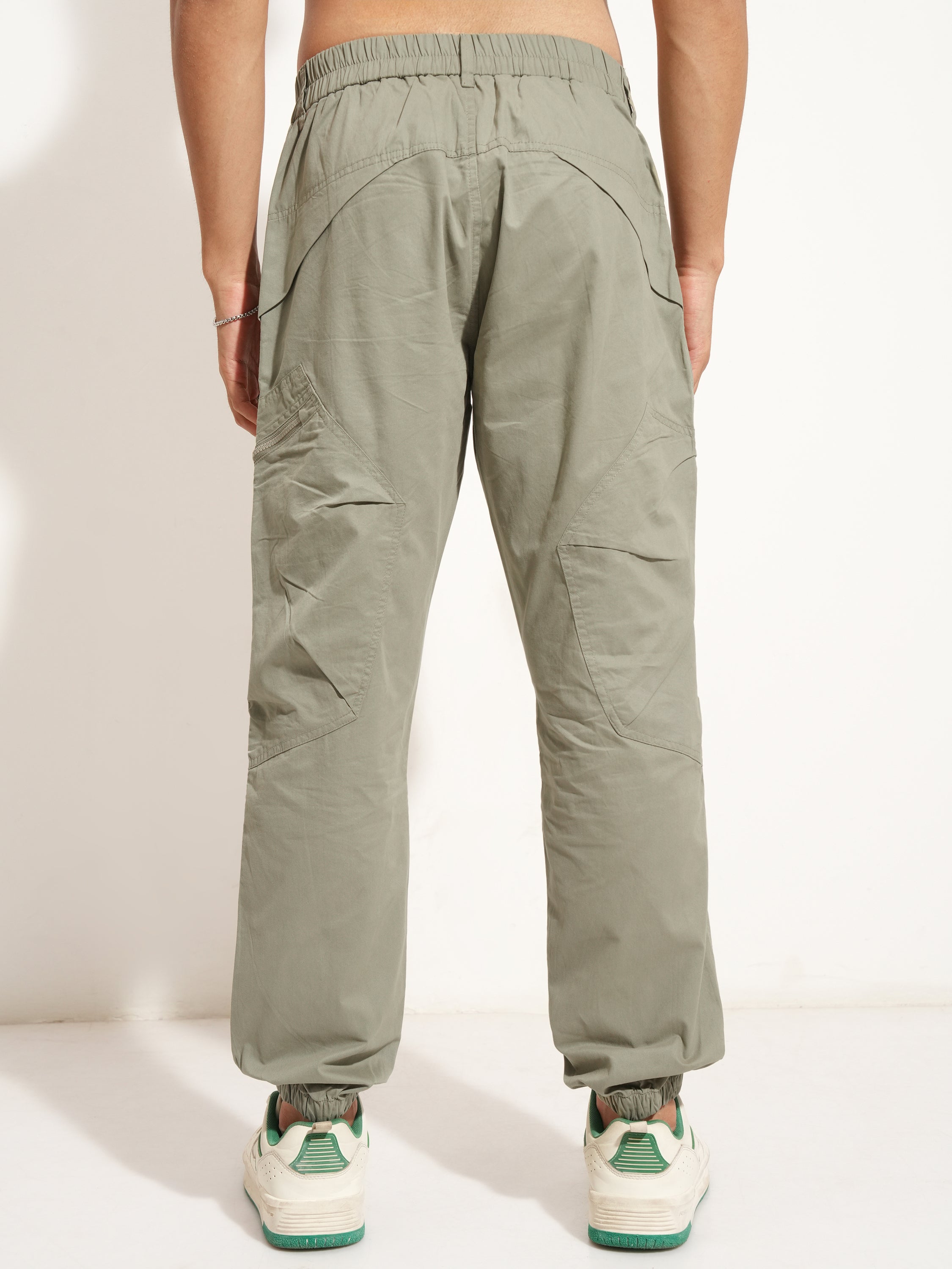 Highlander Men Green Relaxed Fit Solid Cargo - Green - Image 3
