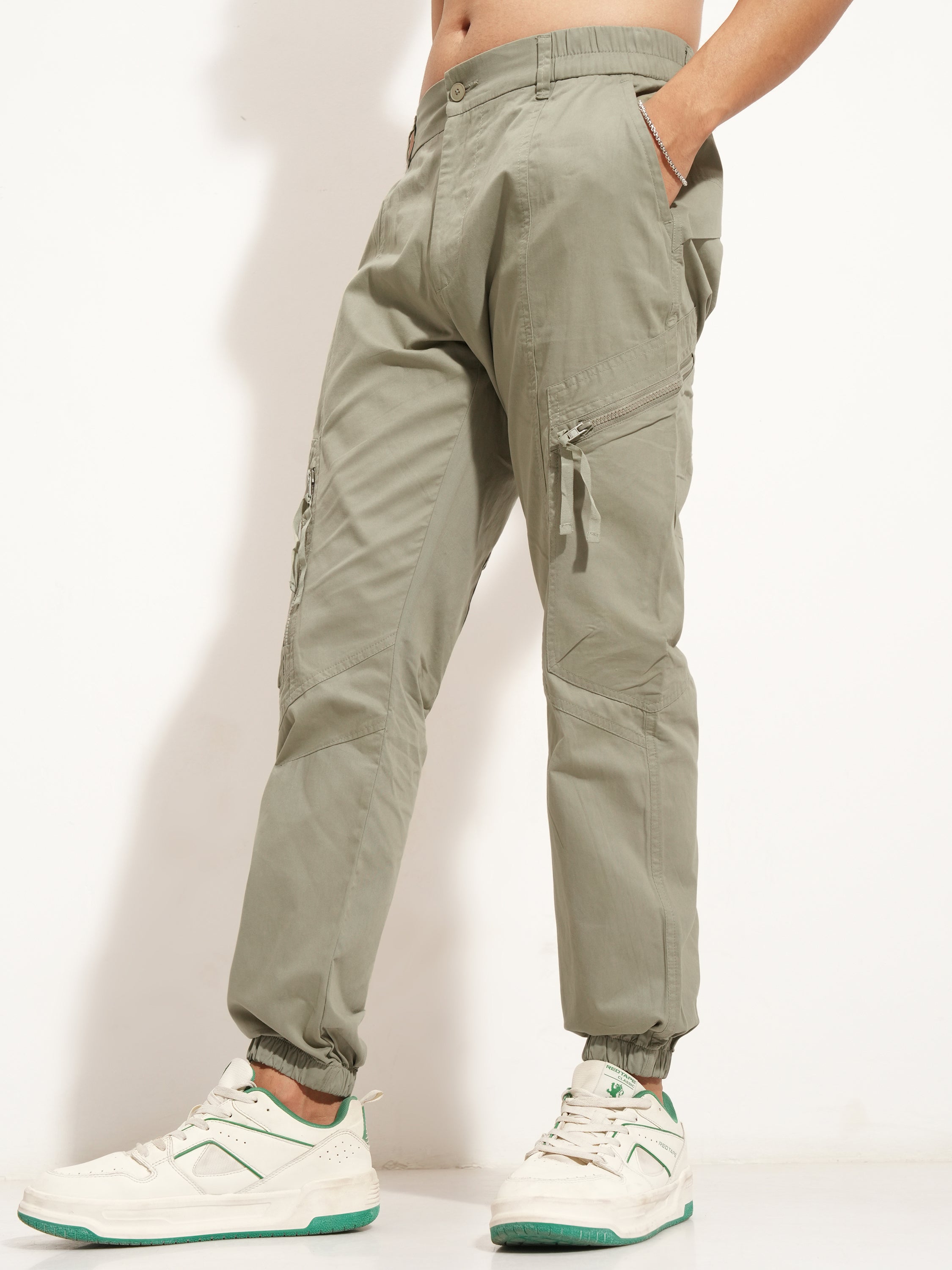 Highlander Men Green Relaxed Fit Solid Cargo - Green - Image 4