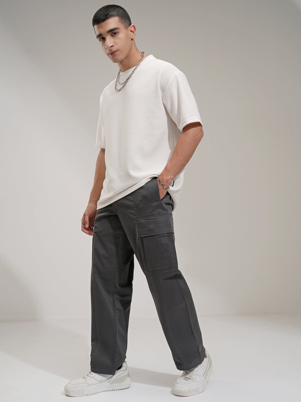 Highlander Men Grey Straight Fit Solid Cargo - Grey - Image 2