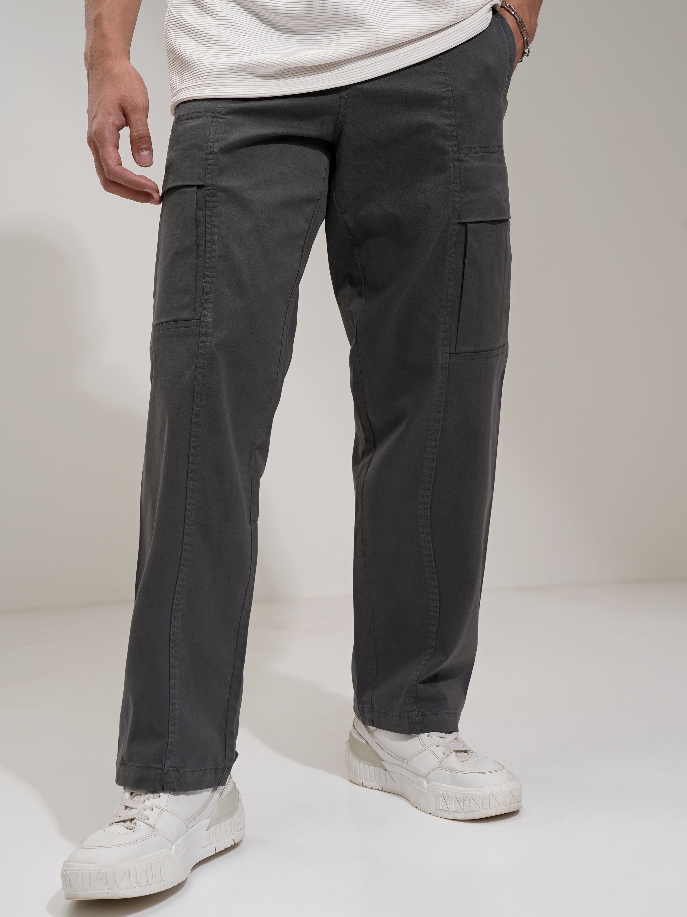 Highlander Men Grey Straight Fit Solid Cargo - Grey - Image 4