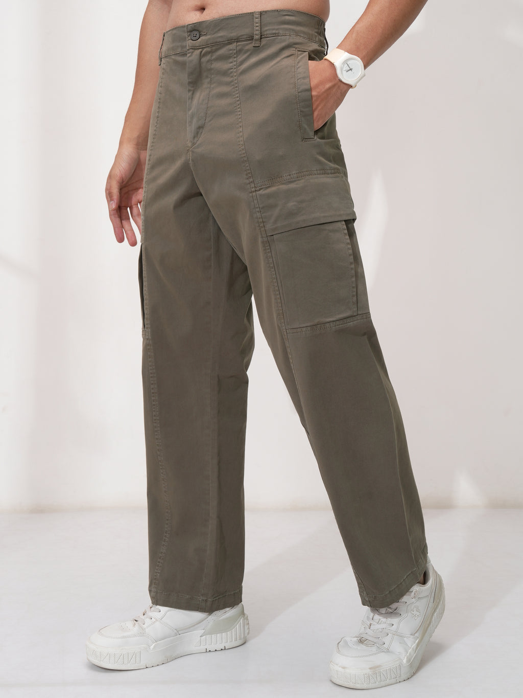 Highlander Men Brown Straight Fit Solid Cargo - Brown - Image 4