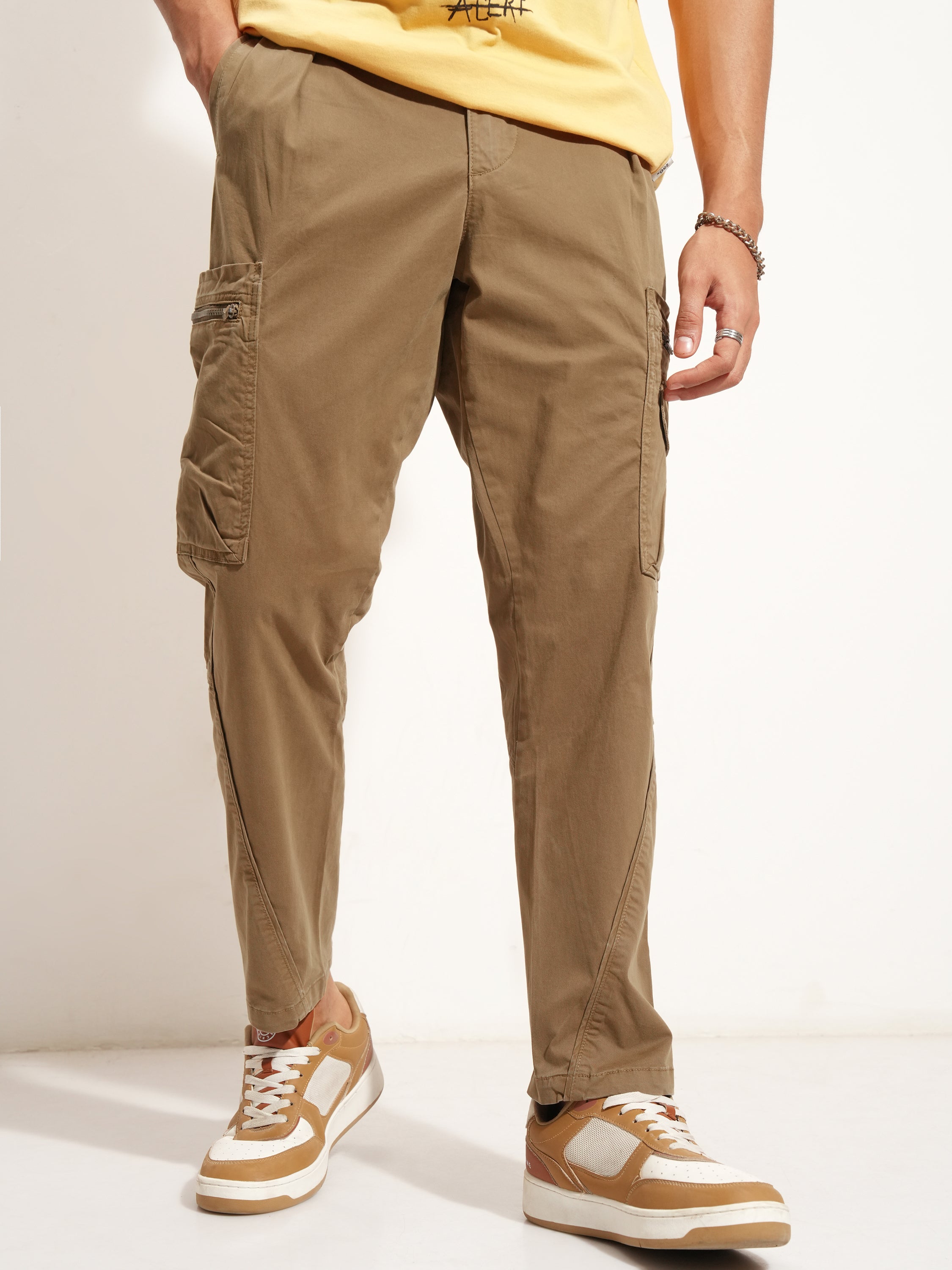 Highlander Men Brown Tapered Fit Solid Cargo - Brown - Image 1