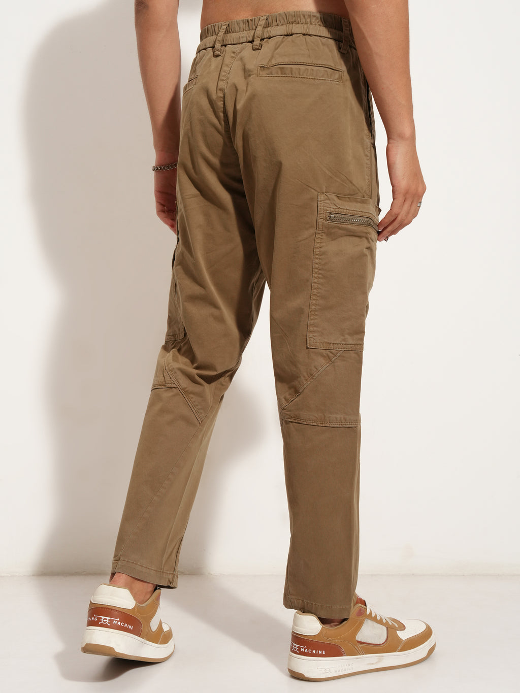 Highlander Men Brown Tapered Fit Solid Cargo - Brown - Image 3