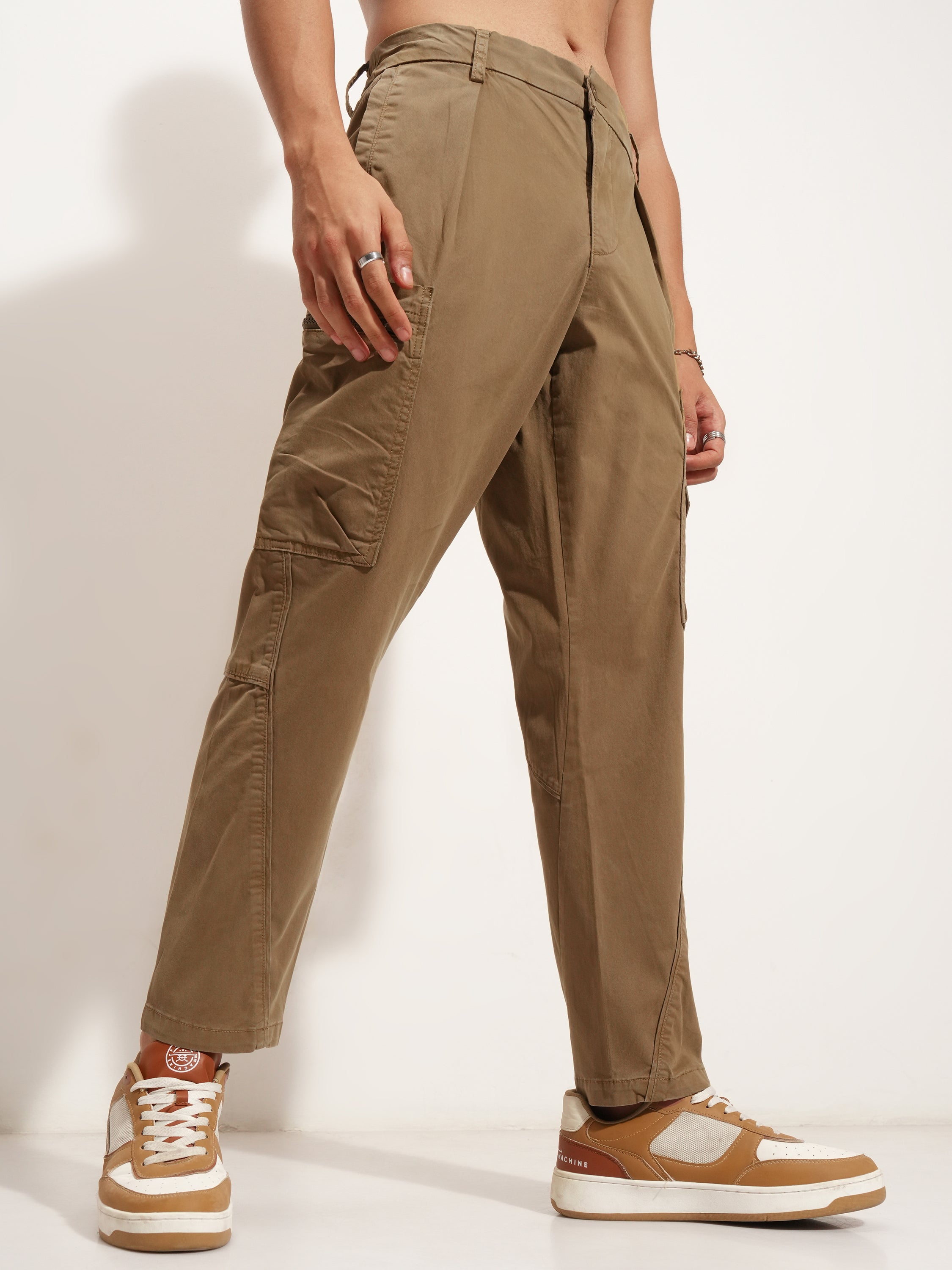 Highlander Men Brown Tapered Fit Solid Cargo - Brown - Image 6
