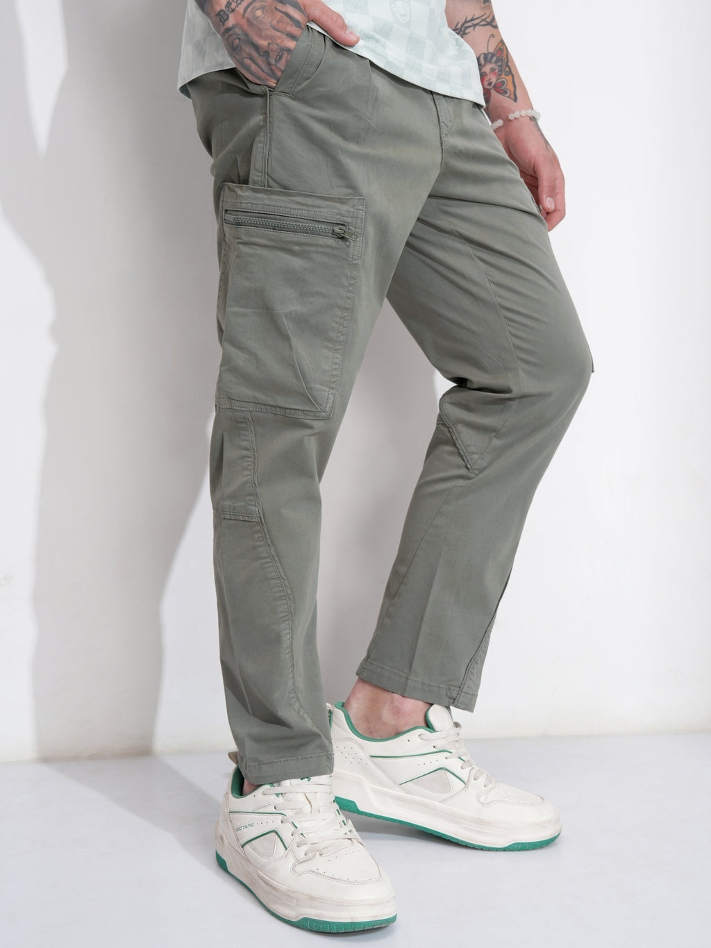 Highlander Men Olive Straight Fit Solid Cargo - Olive - Image 1