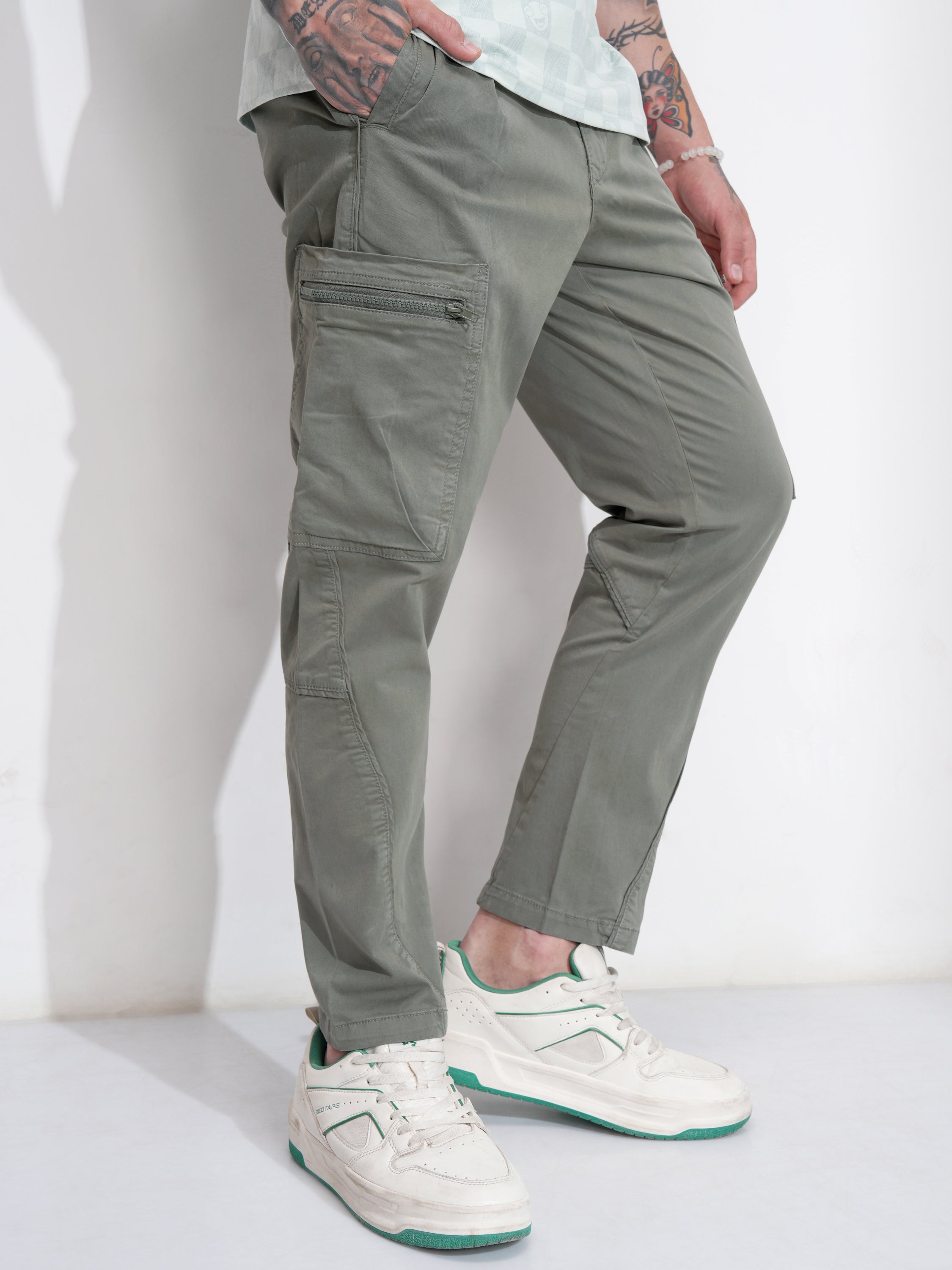 Highlander Men Olive Straight Fit Solid Cargo - Olive - Image 1