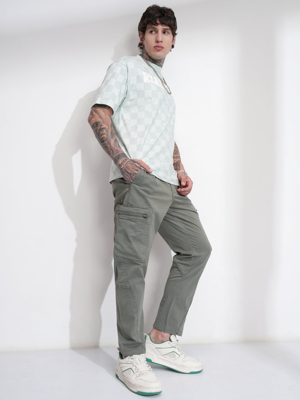 Highlander Men Olive Straight Fit Solid Cargo - Olive - Image 2