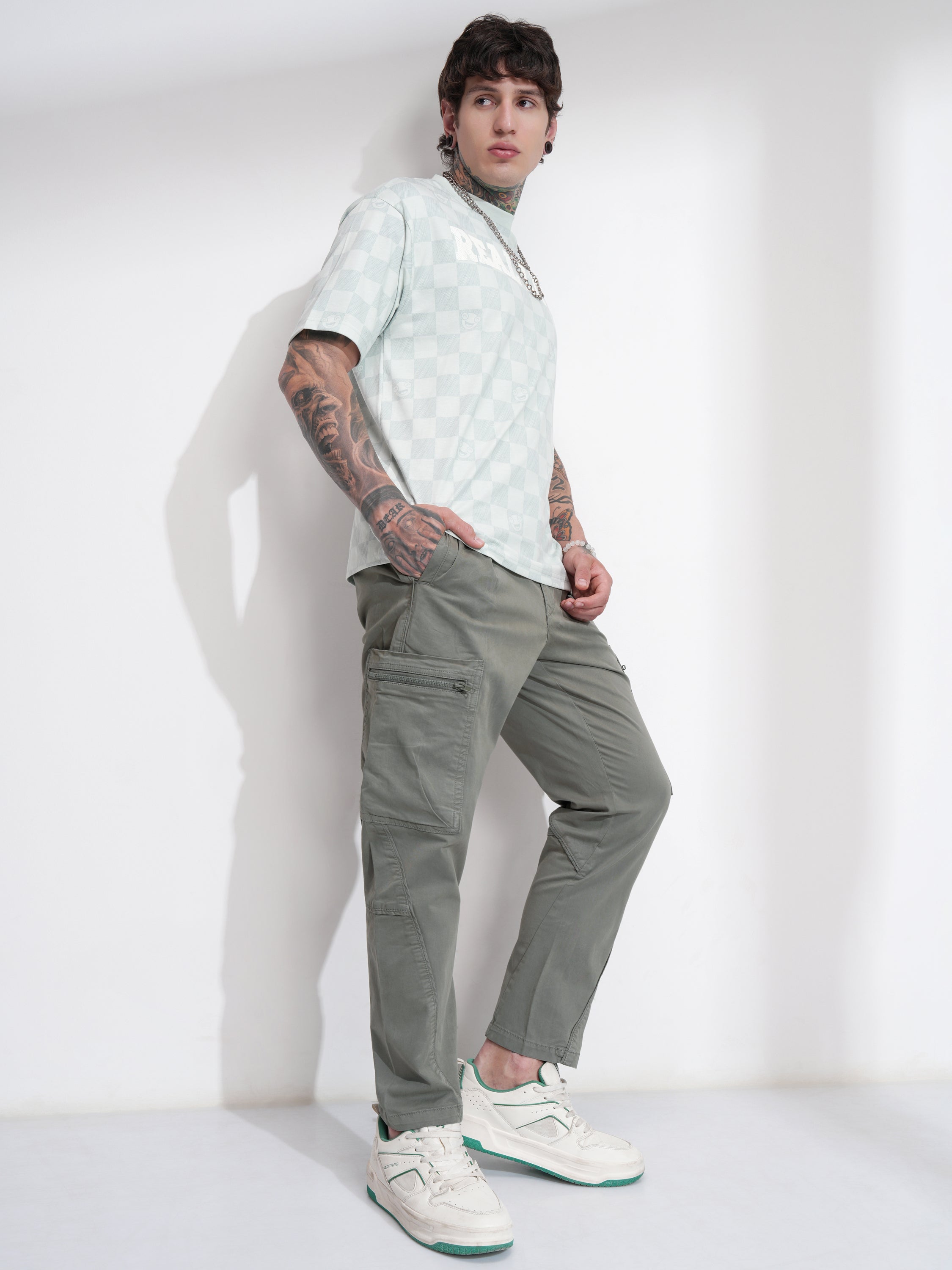Highlander Men Olive Straight Fit Solid Cargo - Olive - Image 2