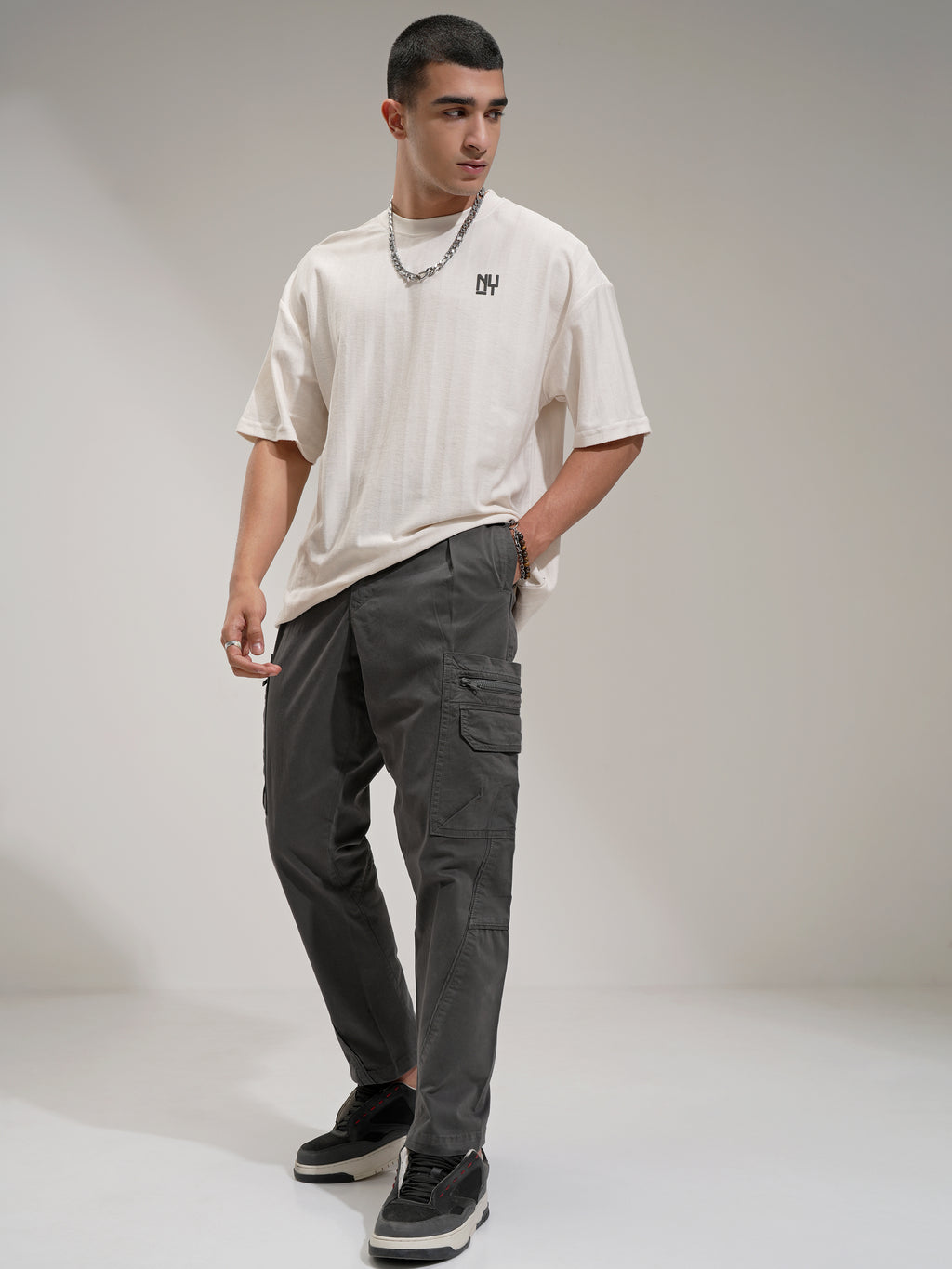 Highlander Men Grey Straight Fit Solid Cargo - Grey - Image 2