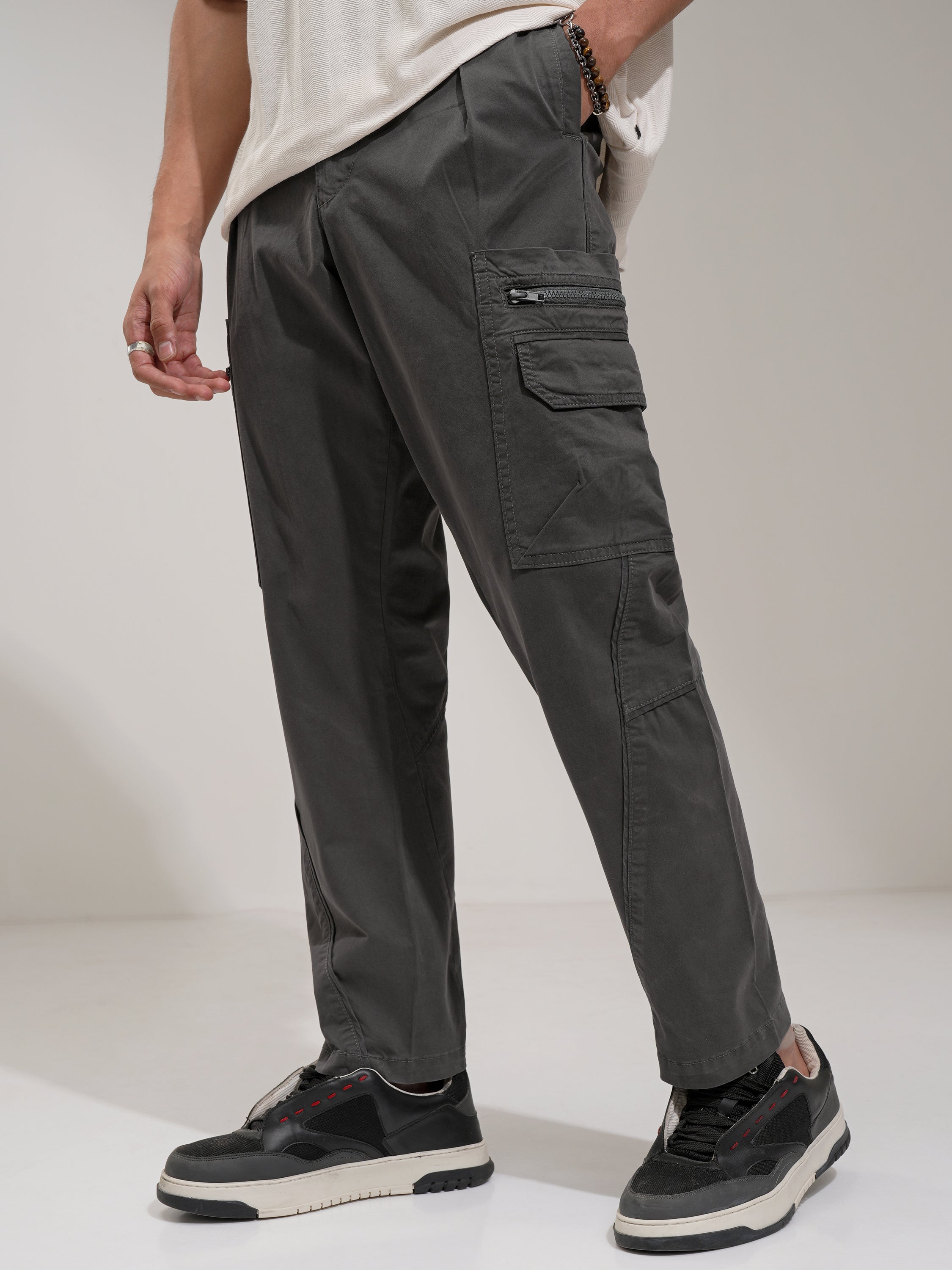 Highlander Men Grey Straight Fit Solid Cargo - Grey - Image 4